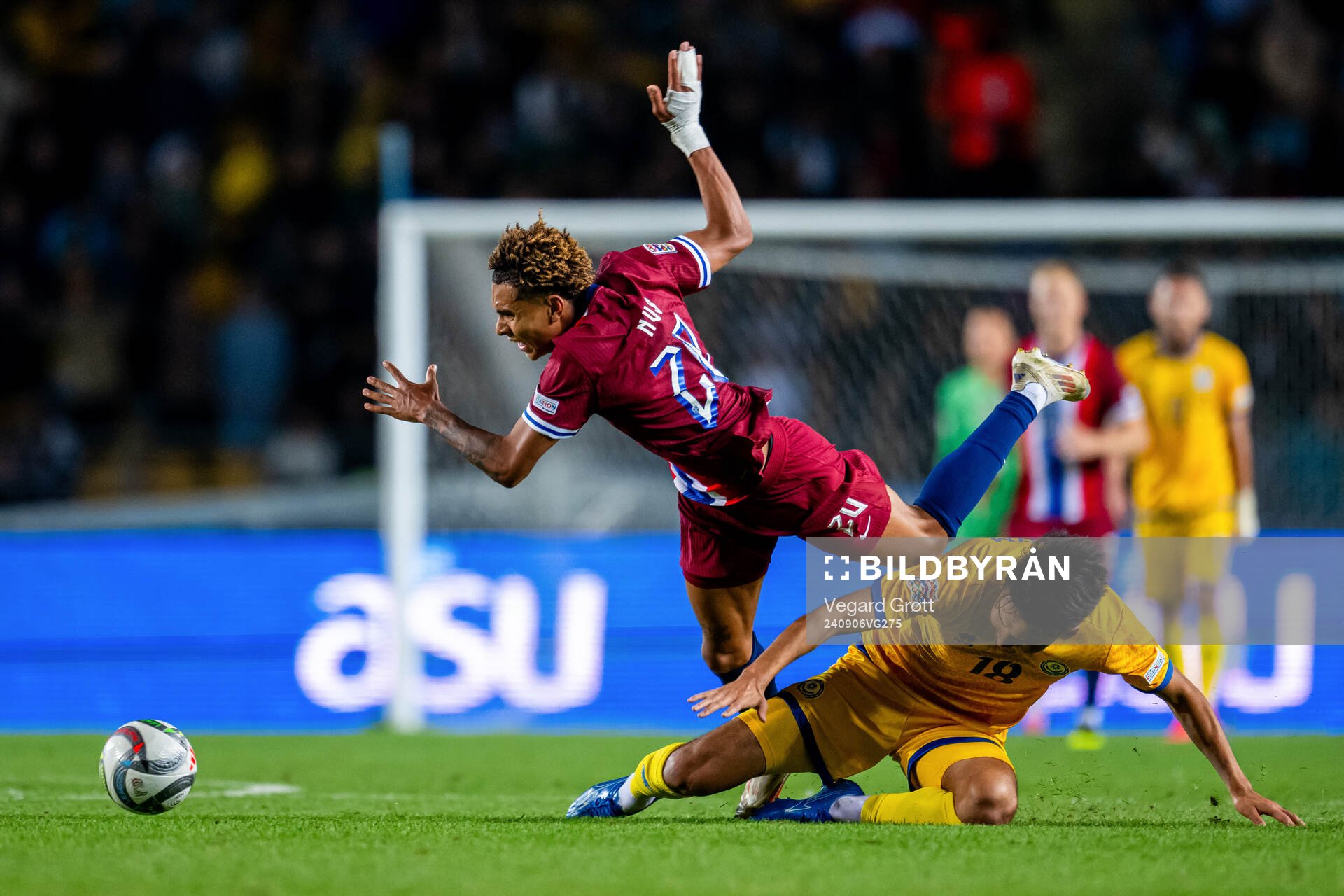 Antonio Nusa of Norway and Alibek Kassym of Kazakhstan