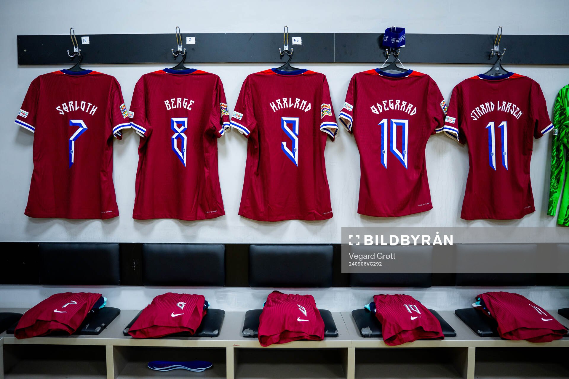 The kits of Alexander Sørloth, Sander Berge, Erling Braut
