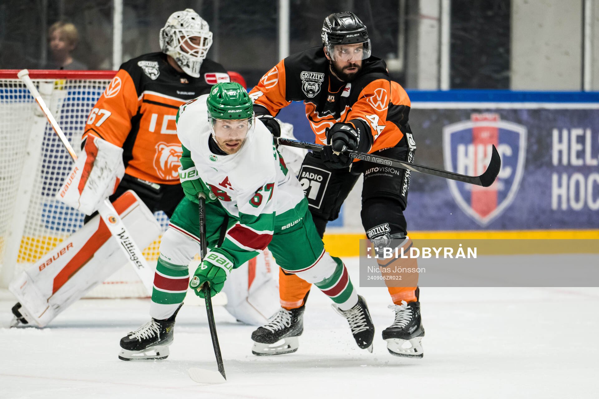 Rögles Leon Bristedt och Wolfsburgs Julian Melchiori
