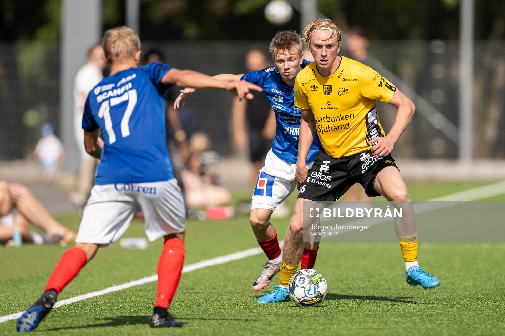 Åtvidabergs Malcolm Gyllström och Elfsborgs Ludvig Richtner under fotbollsmatchen i P19 Superettan Södra mellan Elfsborg och Åtvidaberg den 7 september 2024 i Borås. 