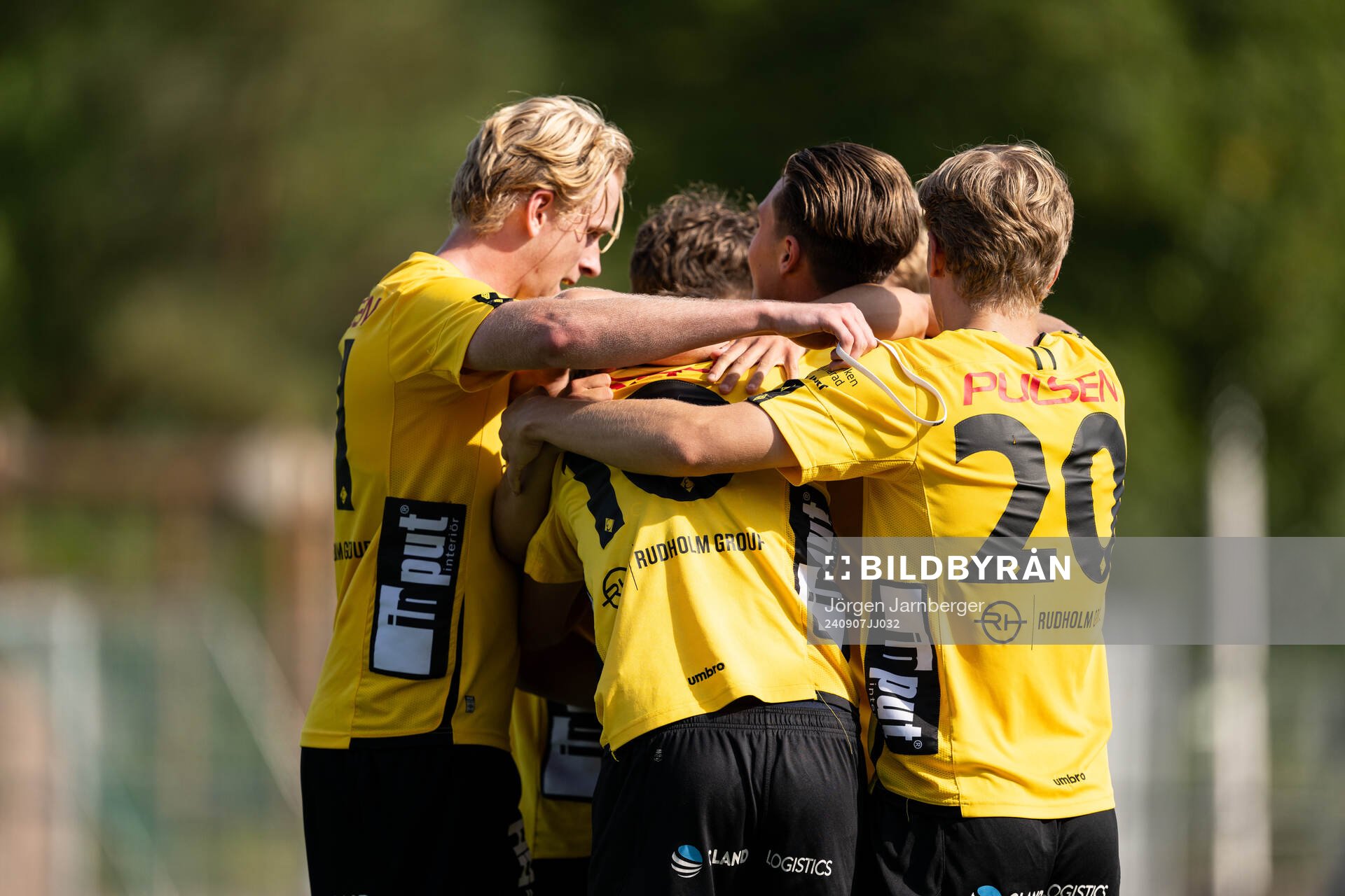 Elfsborgs spelare jublar under fotbollsmatchen i P19 Superettan Södra mellan Elfsborg och Åtvidaberg den 7 september 2024 i Borås.