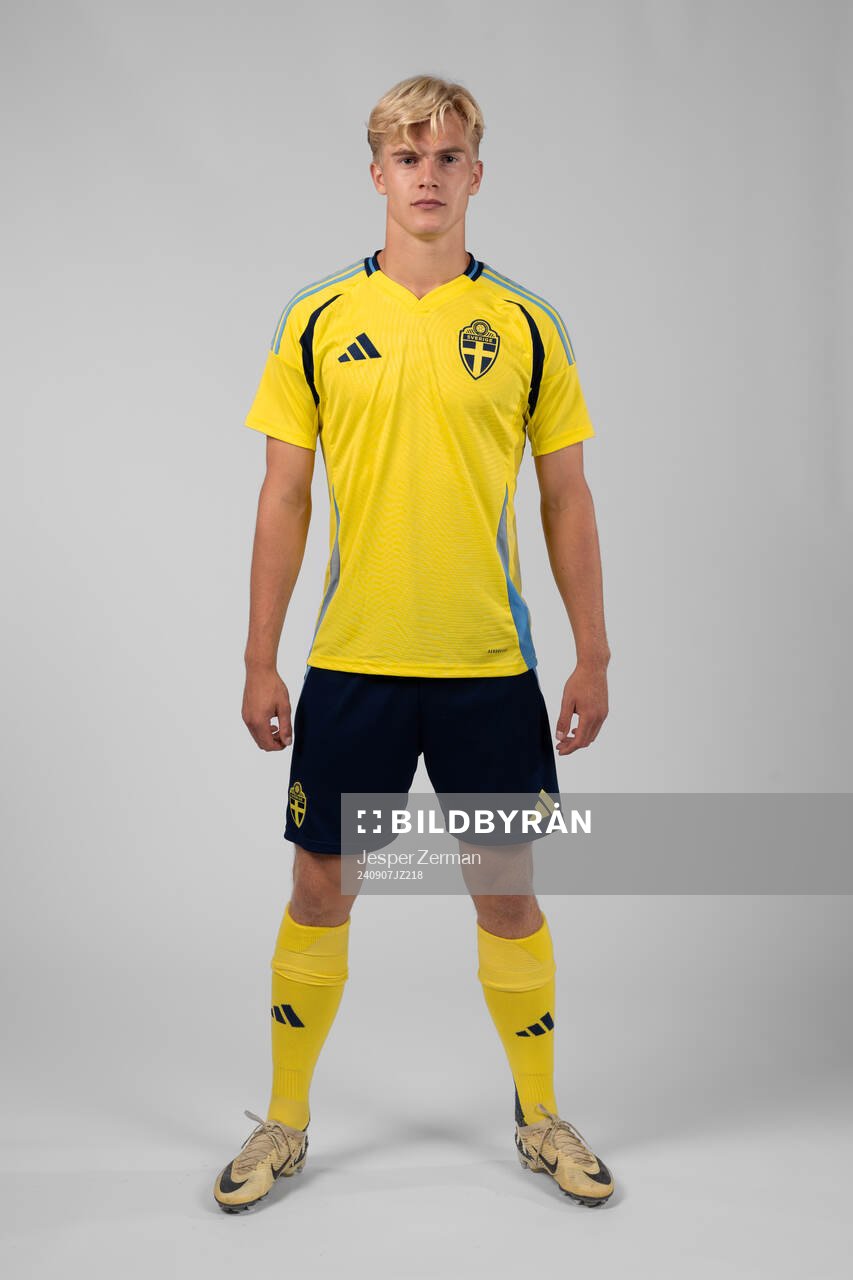 Lucas Bergvall of the Swedish men's football national team