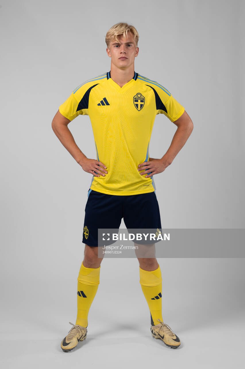 Lucas Bergvall of the Swedish men's football national team