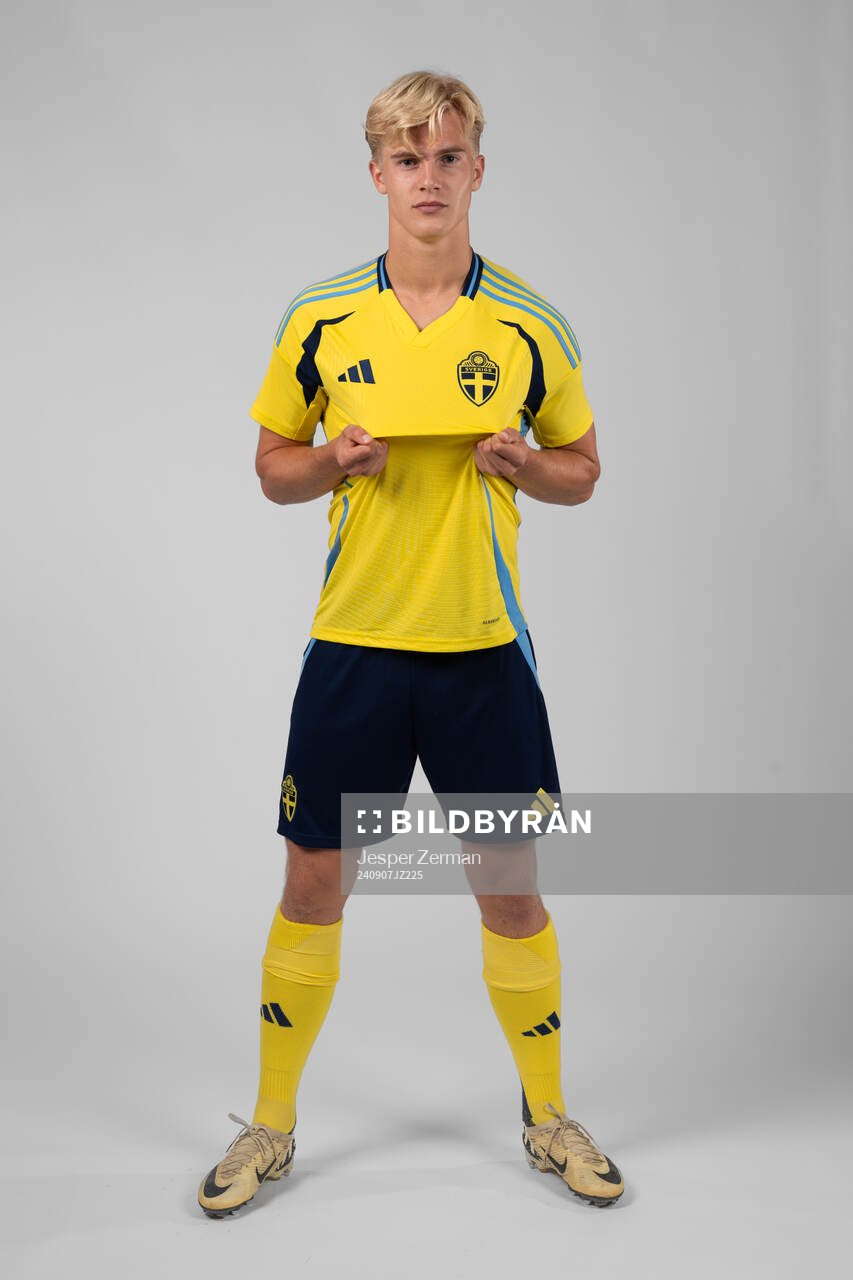 Lucas Bergvall of the Swedish men's football national team