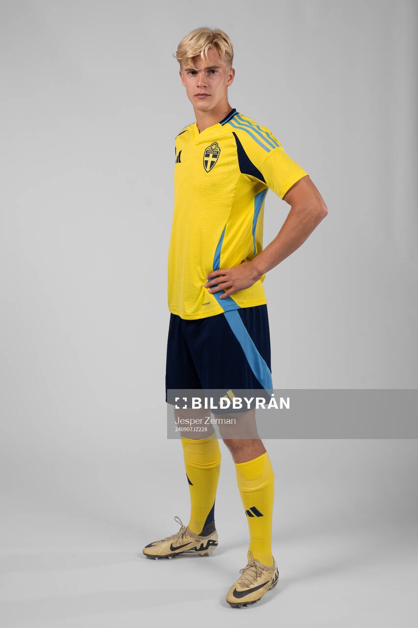 Lucas Bergvall of the Swedish men's football national team