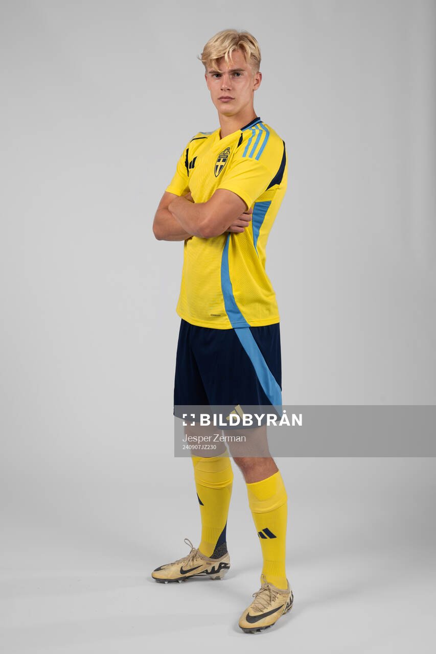Lucas Bergvall of the Swedish men's football national team