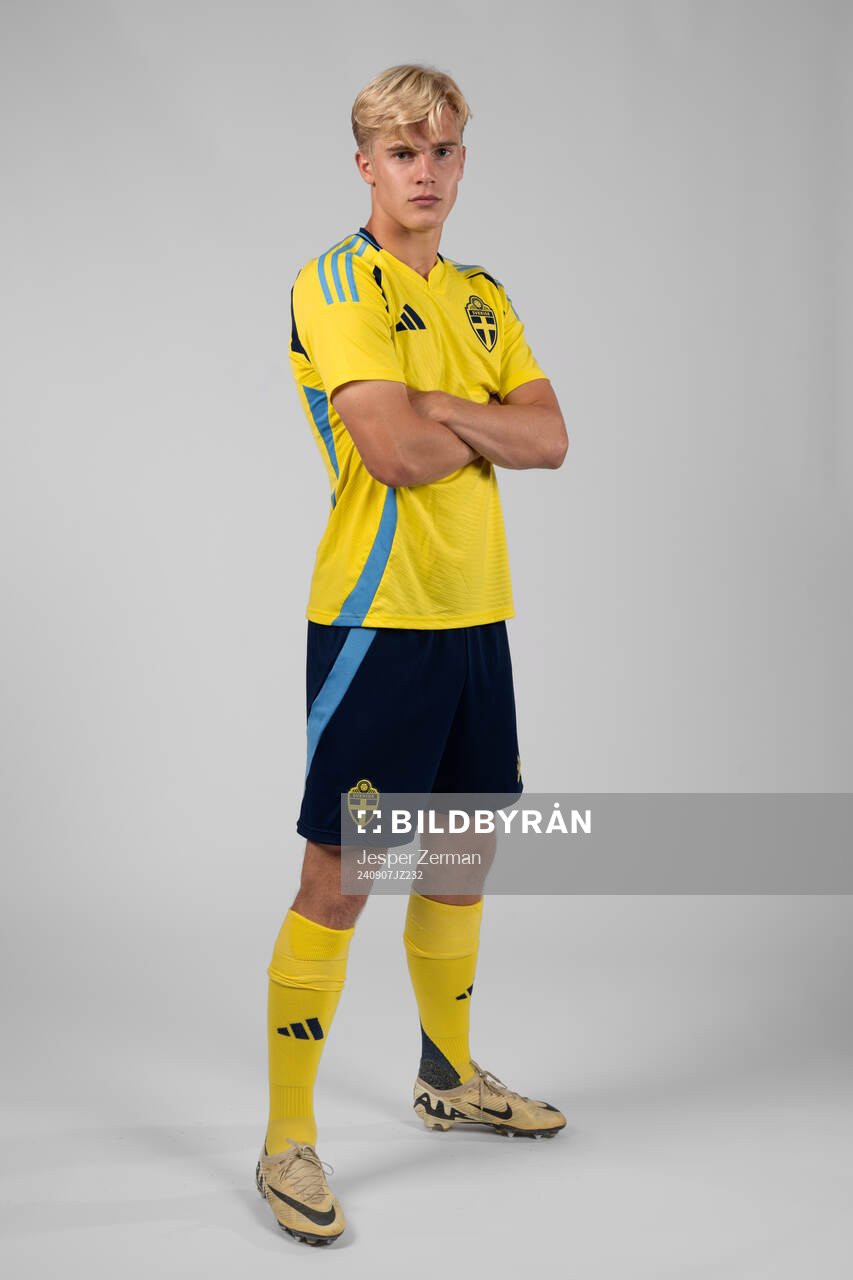 Lucas Bergvall of the Swedish men's football national team