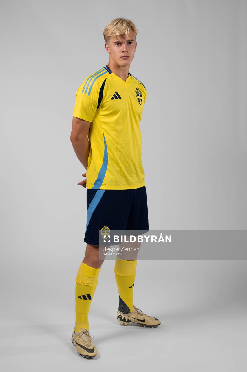 Lucas Bergvall of the Swedish men's football national team