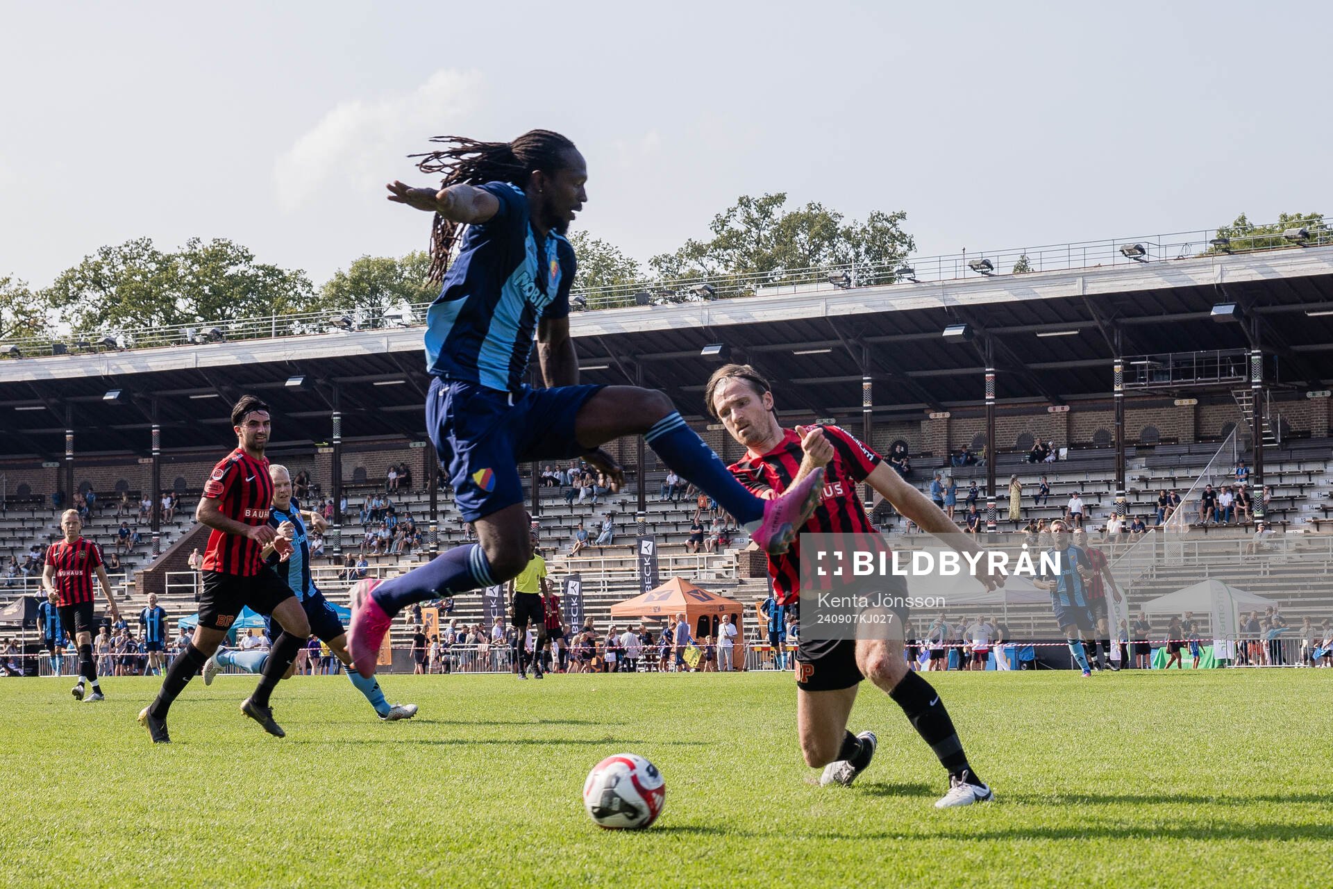 Djurgårdens Kebba Ceesay och Brommapojkarnas Jesper