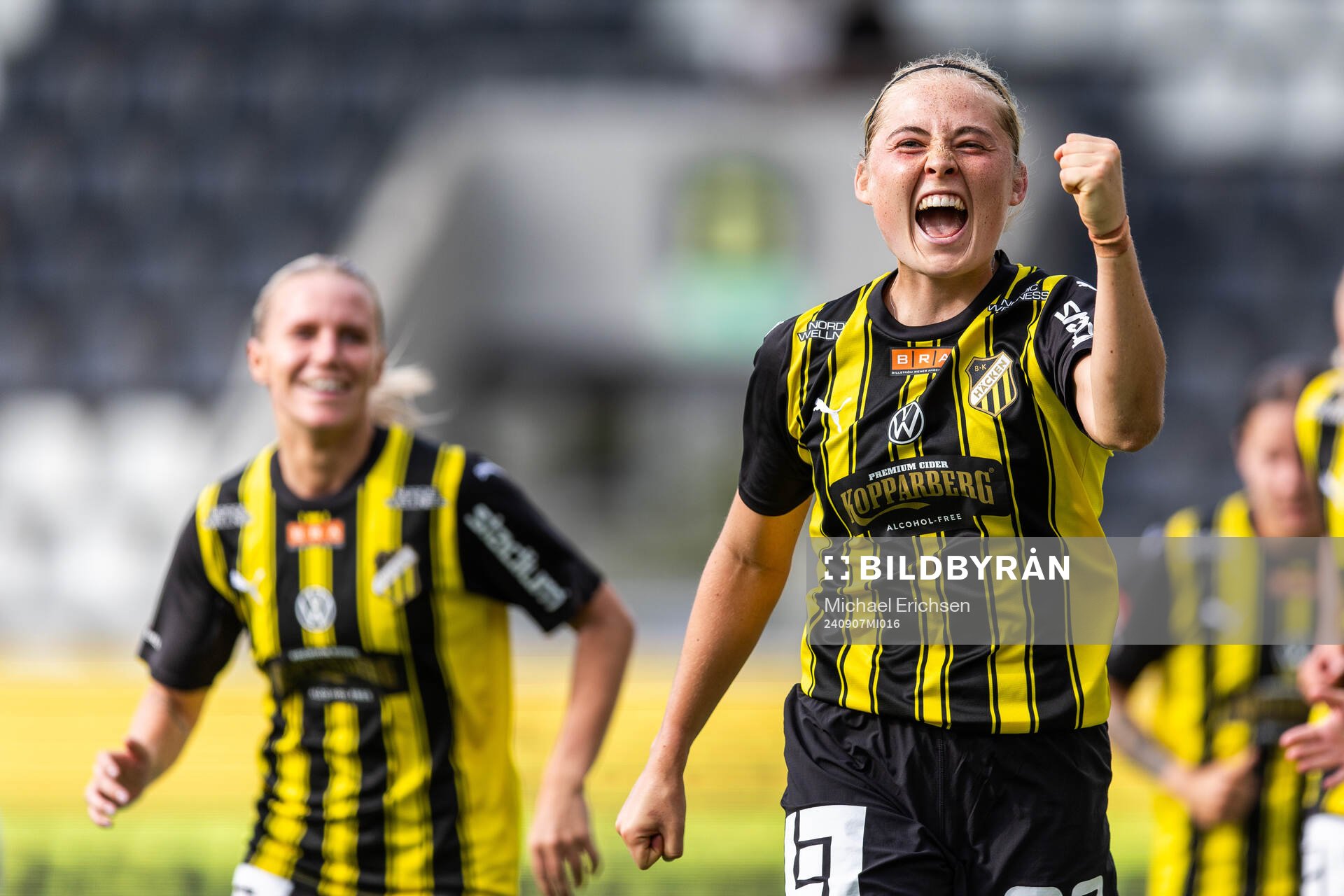 Häckens Paulina Nyström jublar