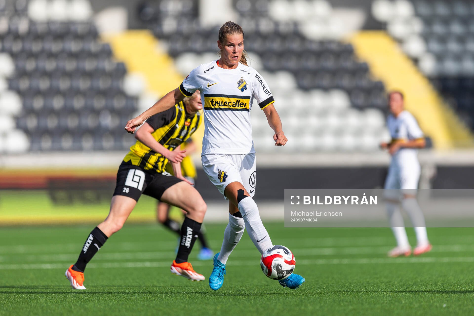 AIKs Nina Jakobsson under fotbollsmatchen i Damallsvenskan mellan Häcken och AIK den 7 september 2024 i Göteborg. 