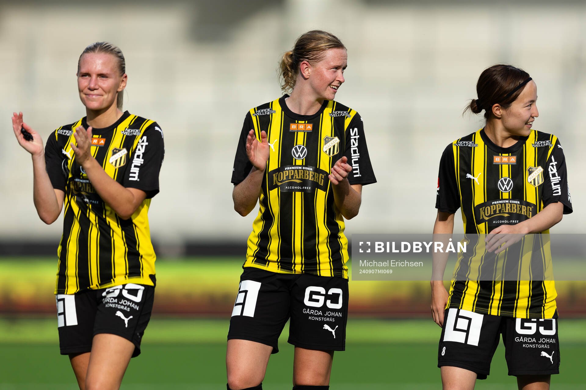 Häckens Josefine Rybrink, Emma Östlund och Hikaru Kitagawa efter fotbollsmatchen i Damallsvenskan mellan Häcken och AIK den 7 september 2024 i Göteborg.