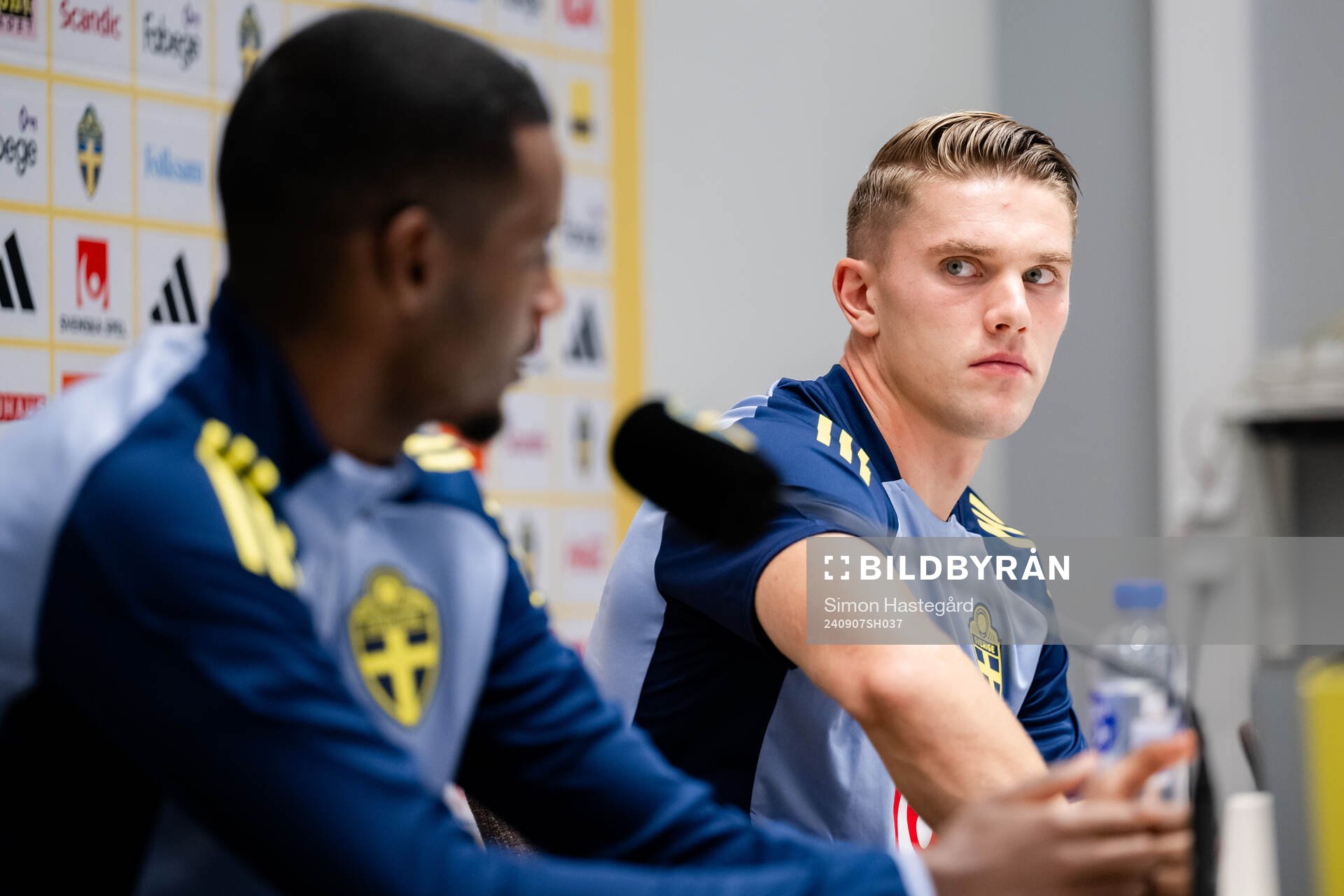 Alexander Isak and Viktor Gyökeres of the Swedish men's