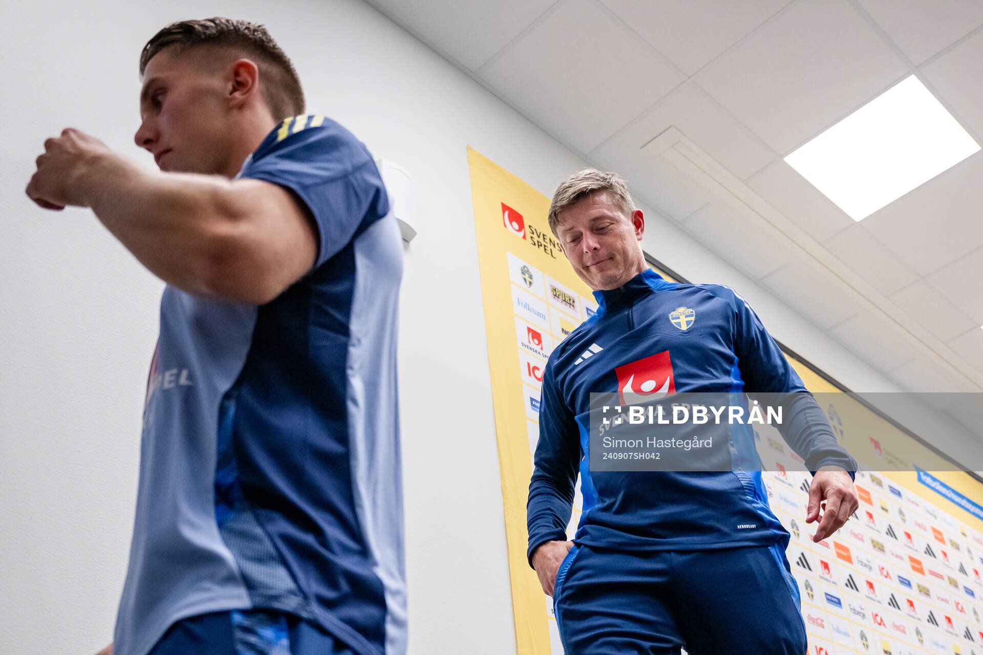 Viktor Gyökeres and head coach Jon Dahl Tomasson of the