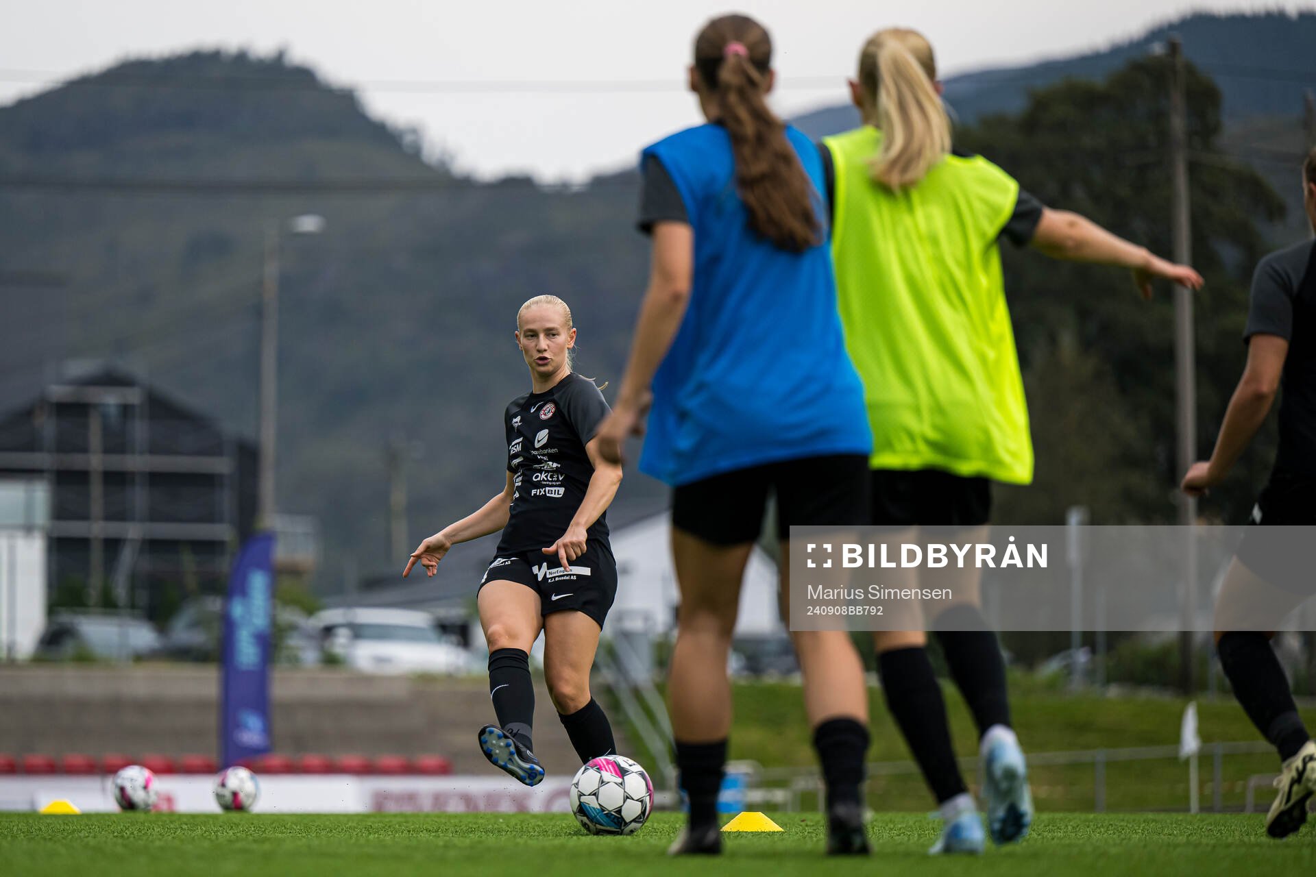 Tora Ose of Arna-Bjørnar warms up ahead of the Toppserien football match between Arna-Bjørnar and Kolbotn on September 8, 2024 in Bergen.