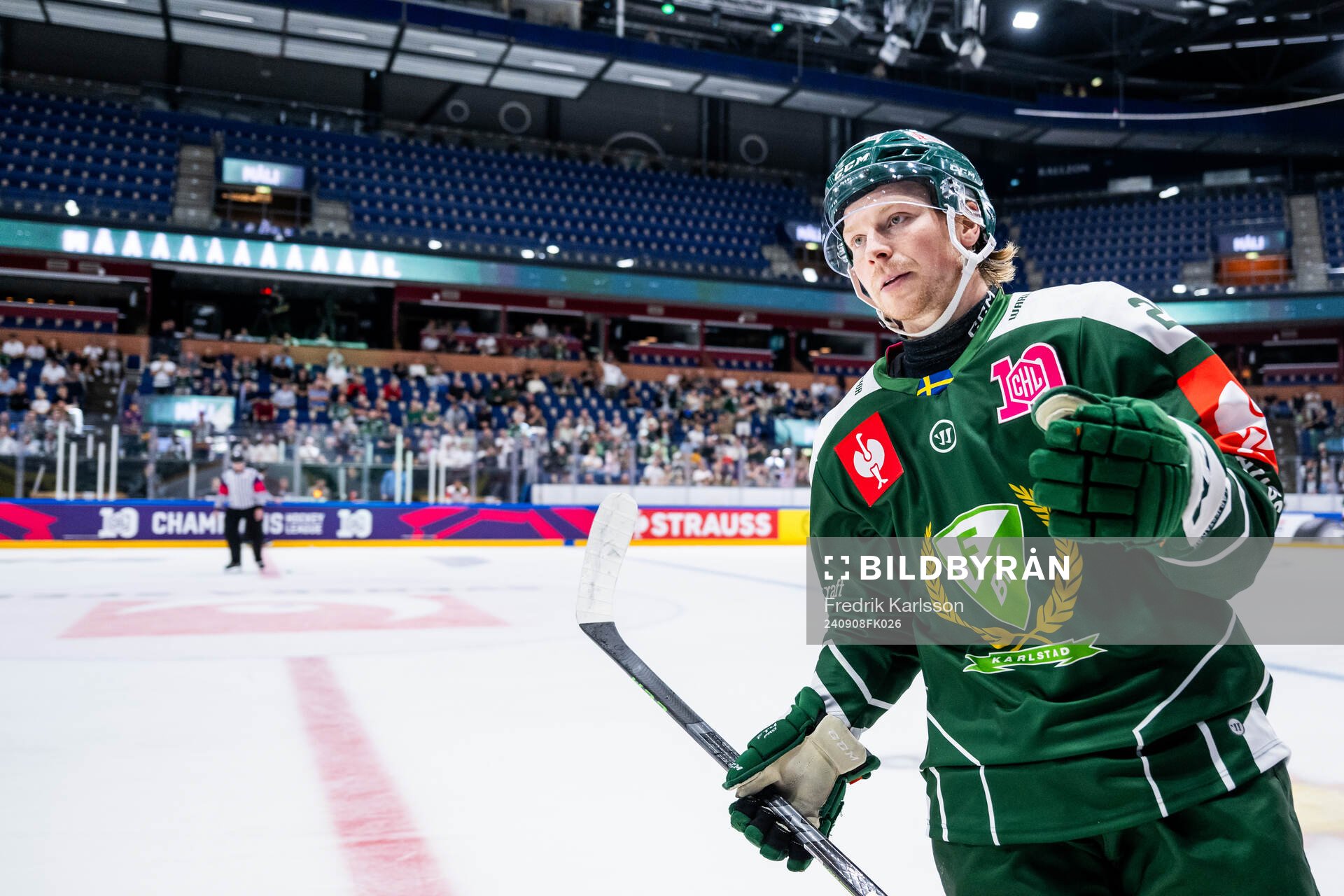Oscar Steen of Färjestad celebrates