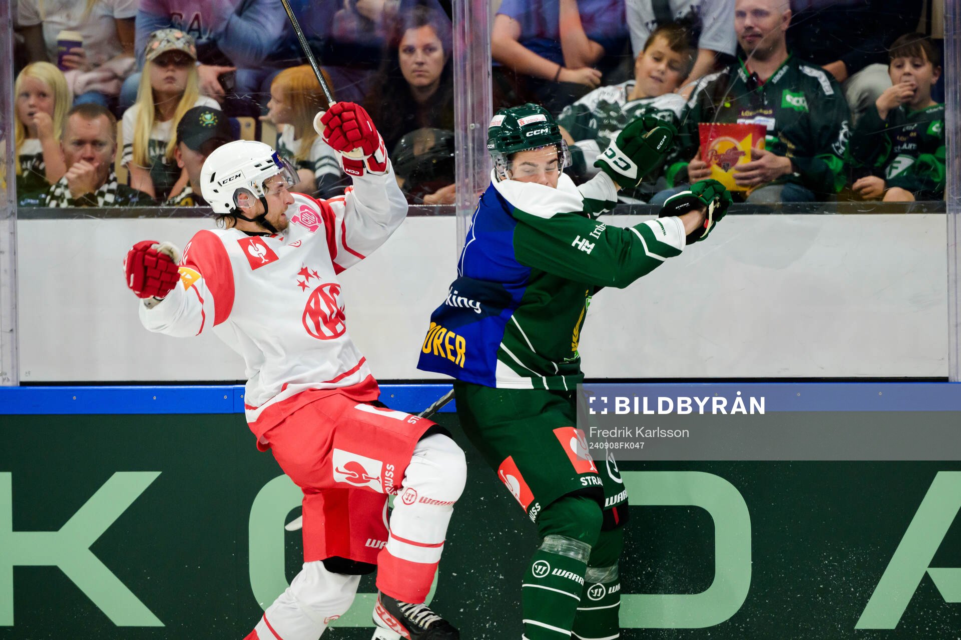 David Maier of Klagenfurt and Viktor Lodin of Färjestad