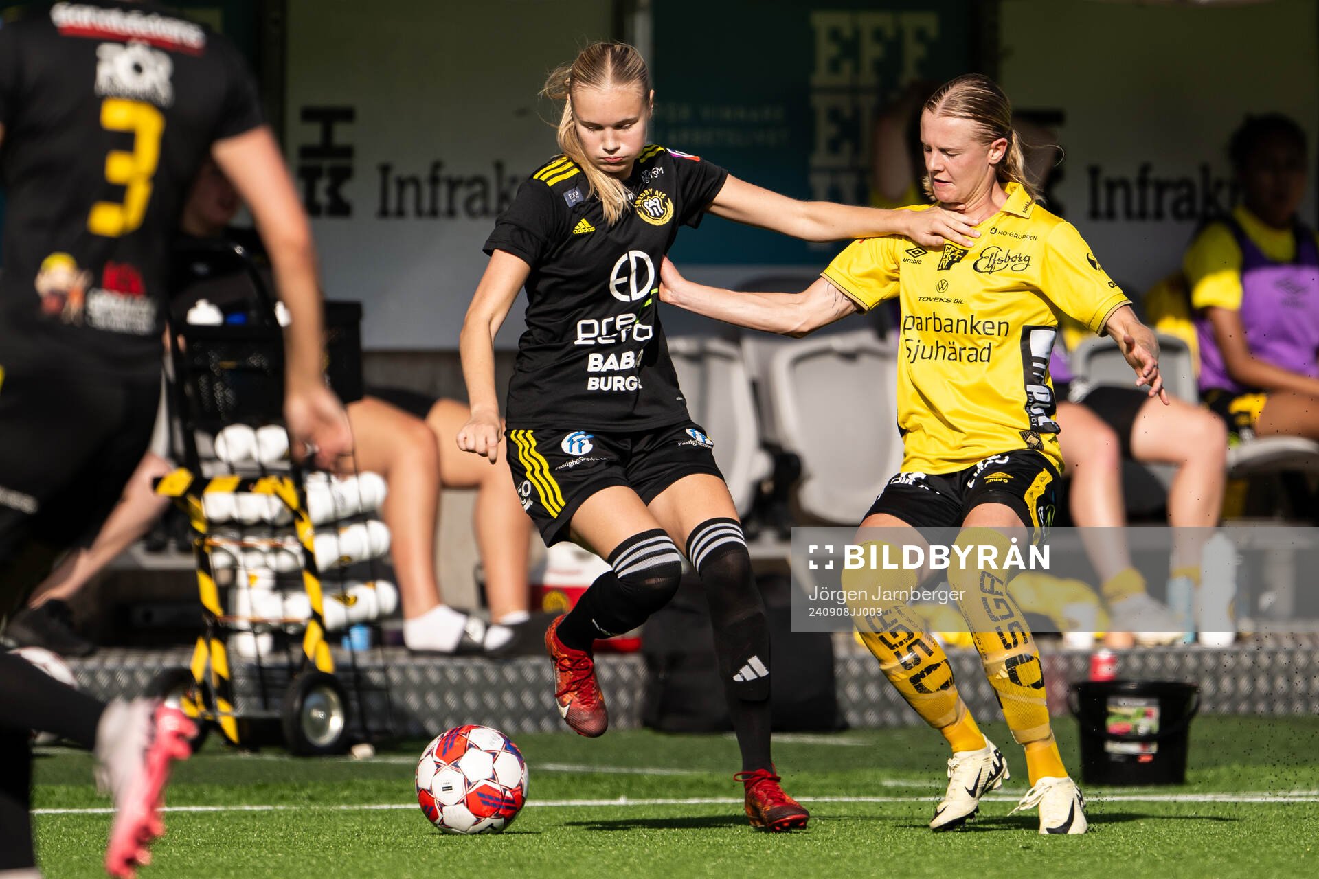Smedbys Ebba Jaensson och Elfsborgs Hanna Jiozon