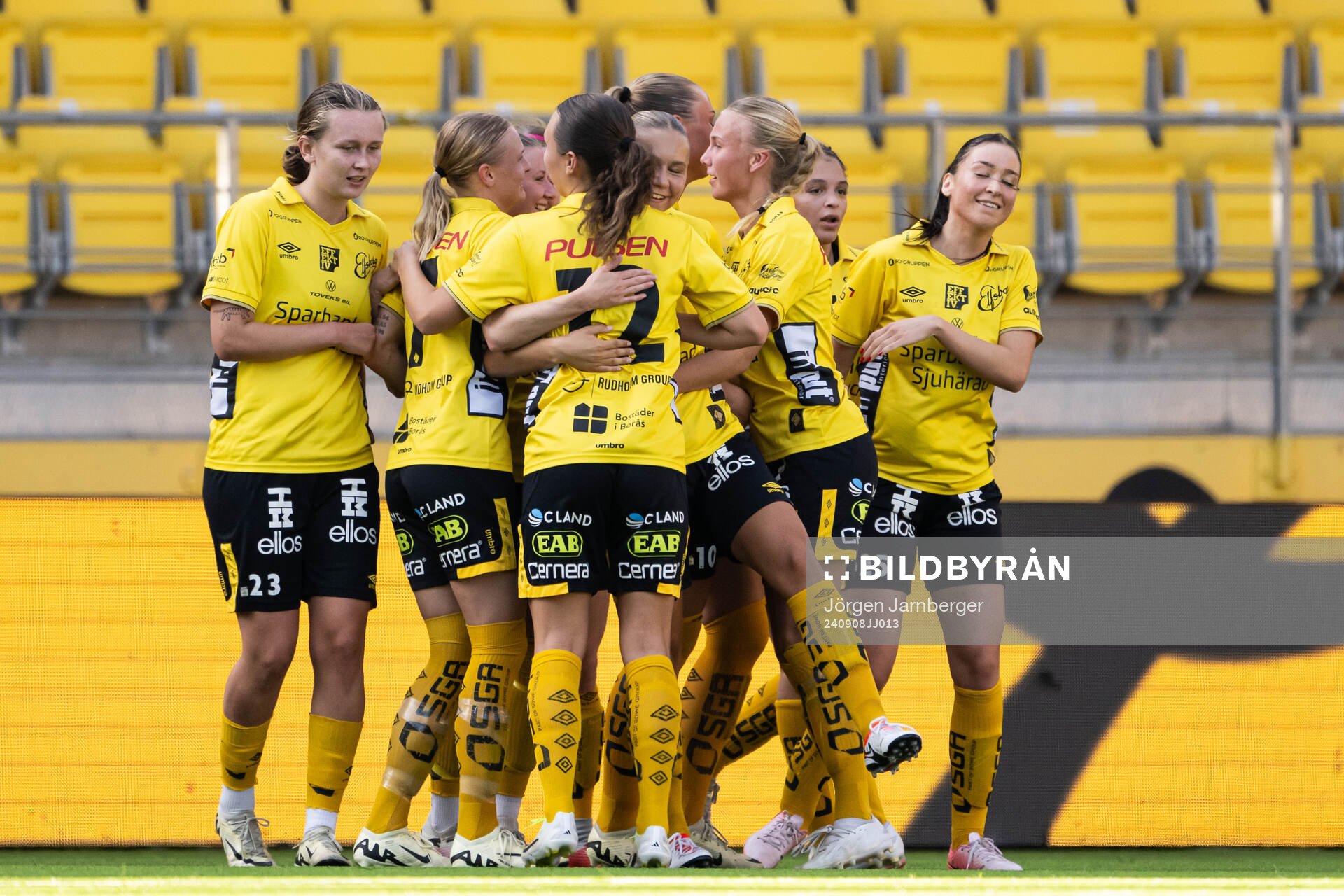 Elfsborgs spelare jublar under fotbollsmatchen i Division 1 Mellersta mellan Elfsborg och Smedby den 8 september 2024 i Borås. 