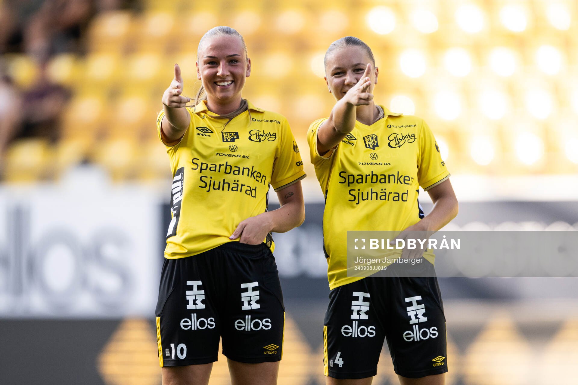 Elfsborgs Stina jensen och Alice Broman jublar