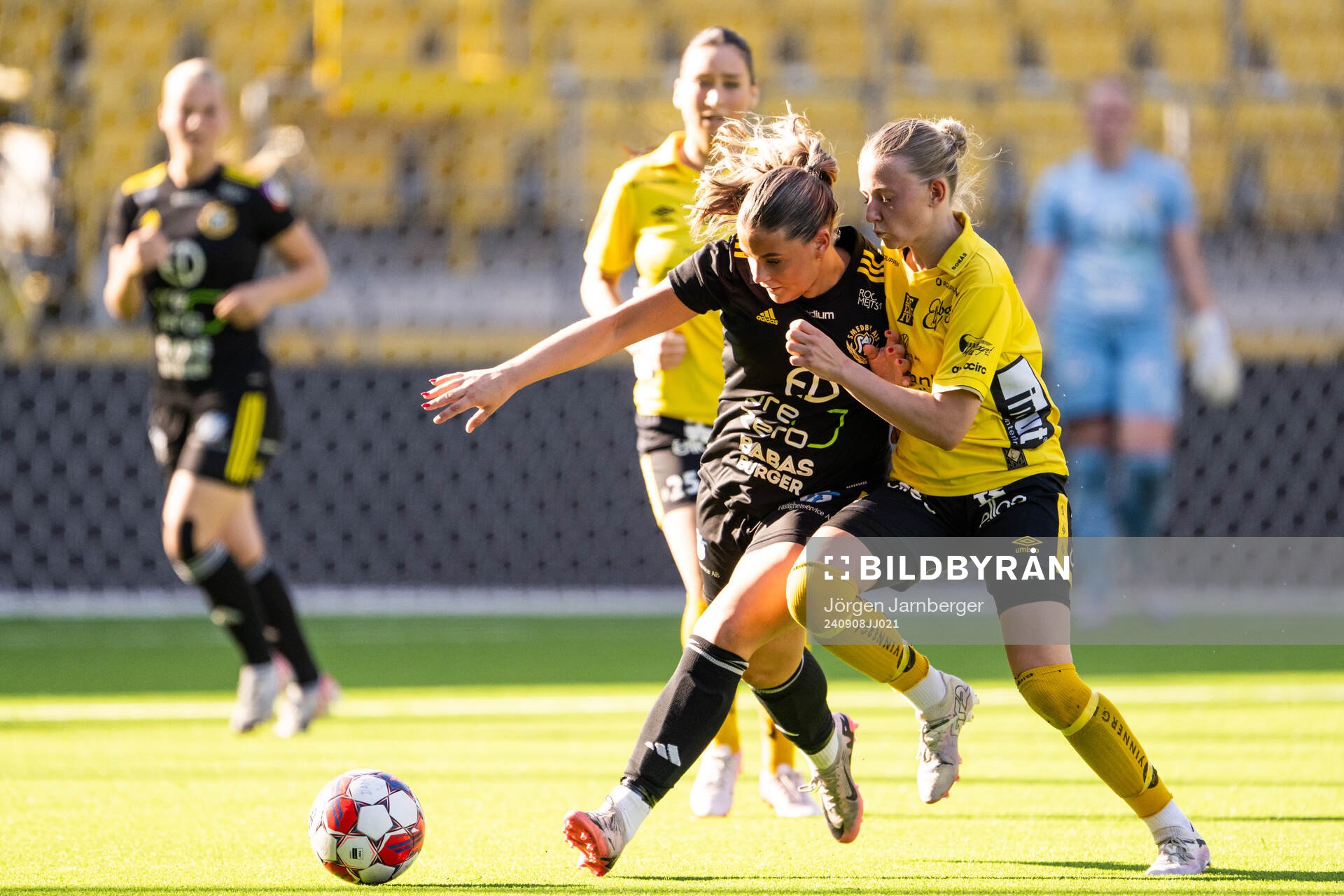 Smedbys Hanna Sävhult och Elfsborgs Hanna Gunnarsson