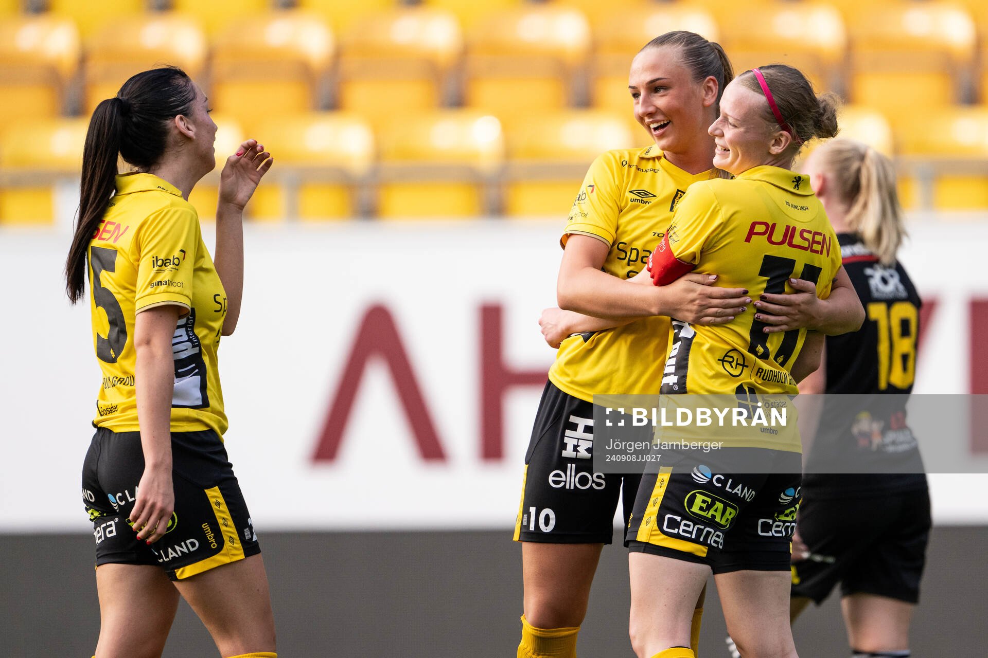 Elfsborgs Izabella Bergström, Stina jensen och Leann
