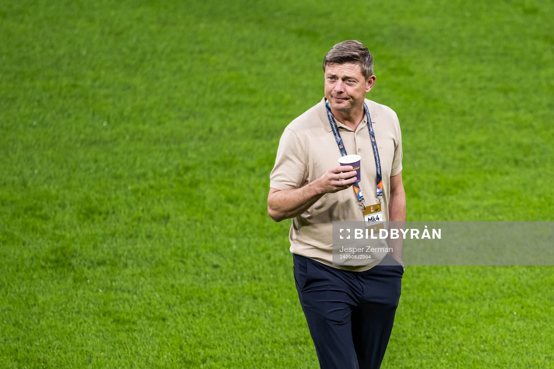 Head coach Jon Dahl Tomasson of Sweden