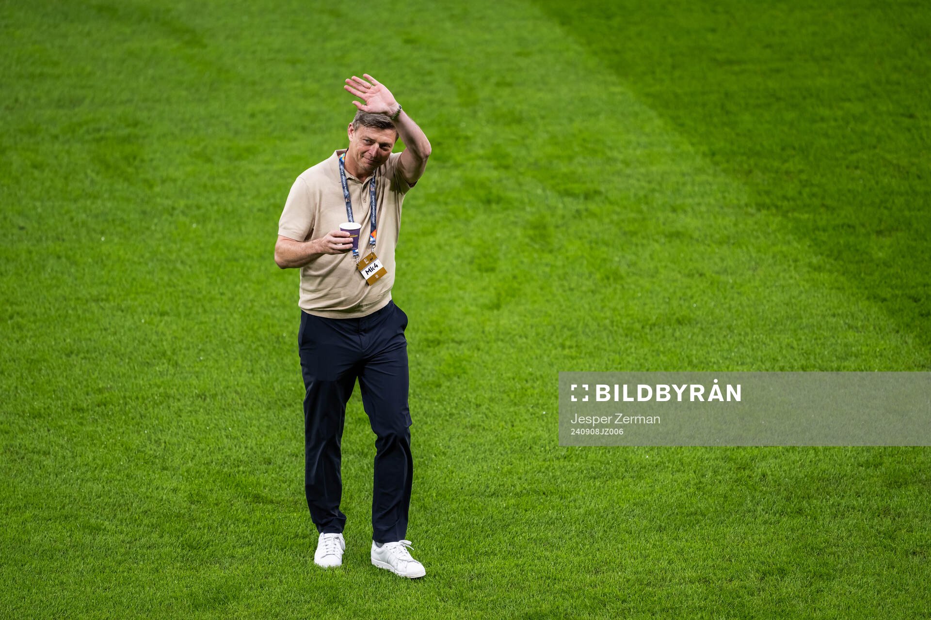 Head coach Jon Dahl Tomasson of Sweden