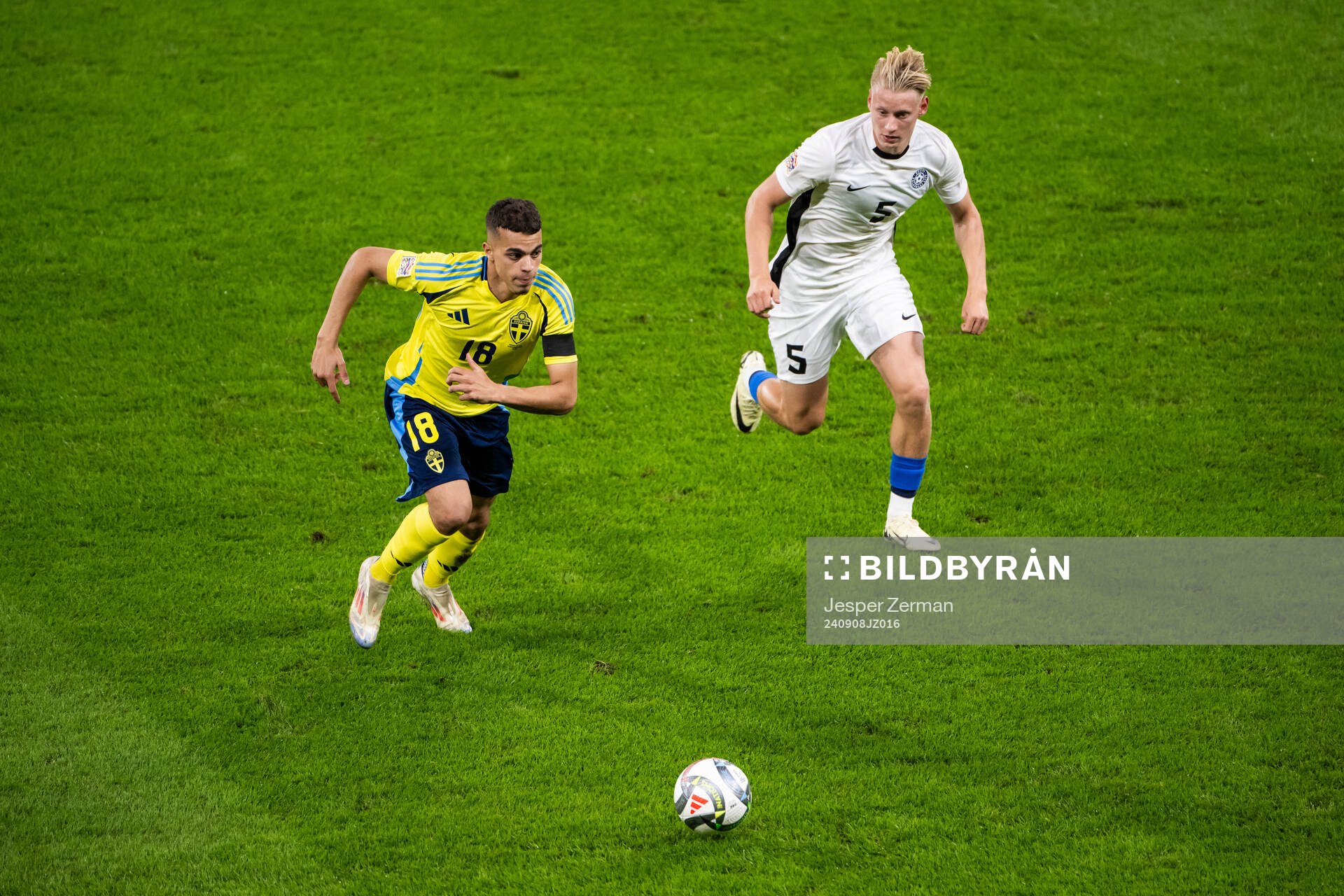 Yasin Ayari of Sweden and Rocco Shein of Estonia