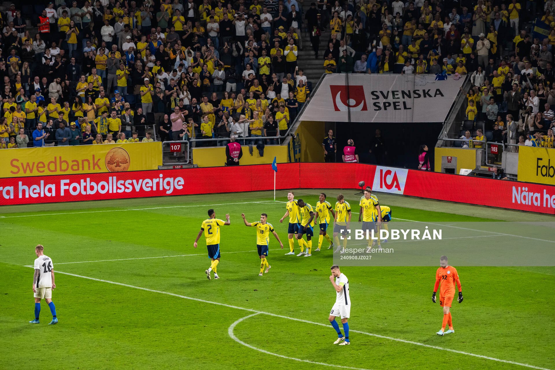 Viktor Gyökeres of Sweden celebrates with team mates