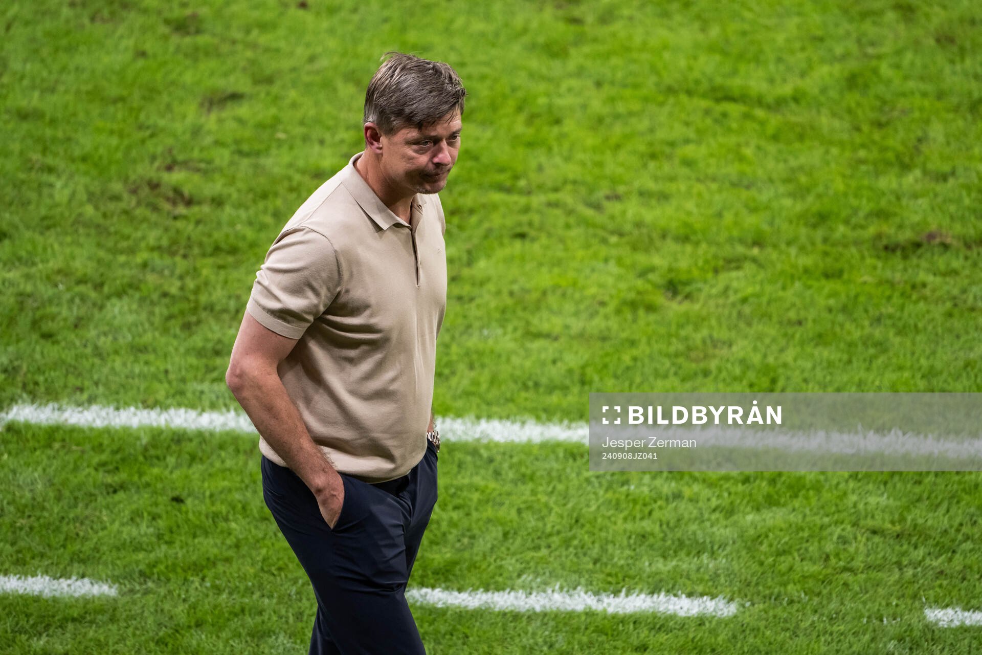 Head coach Jon Dahl Tomasson of Sweden