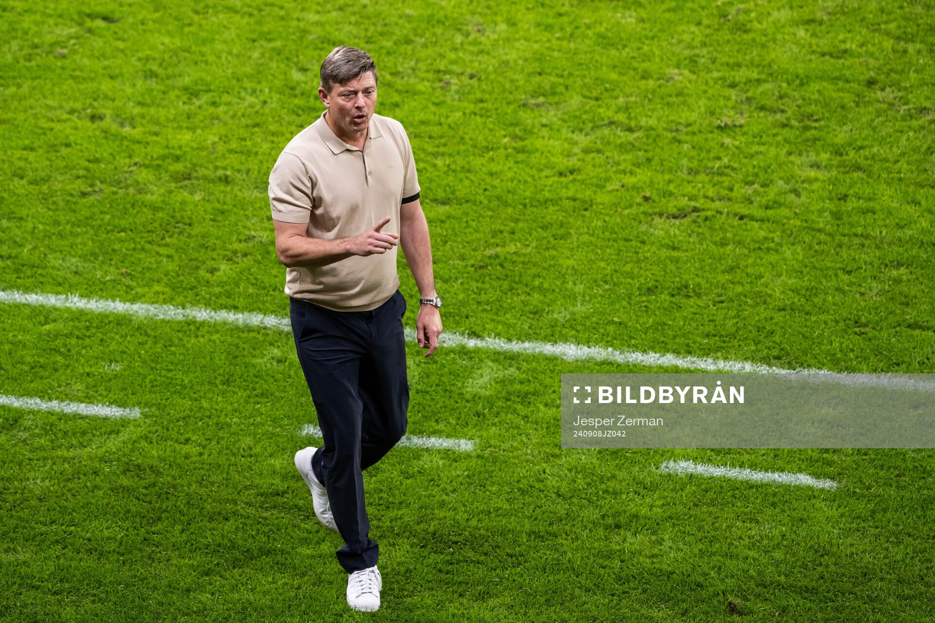 Head coach Jon Dahl Tomasson of Sweden