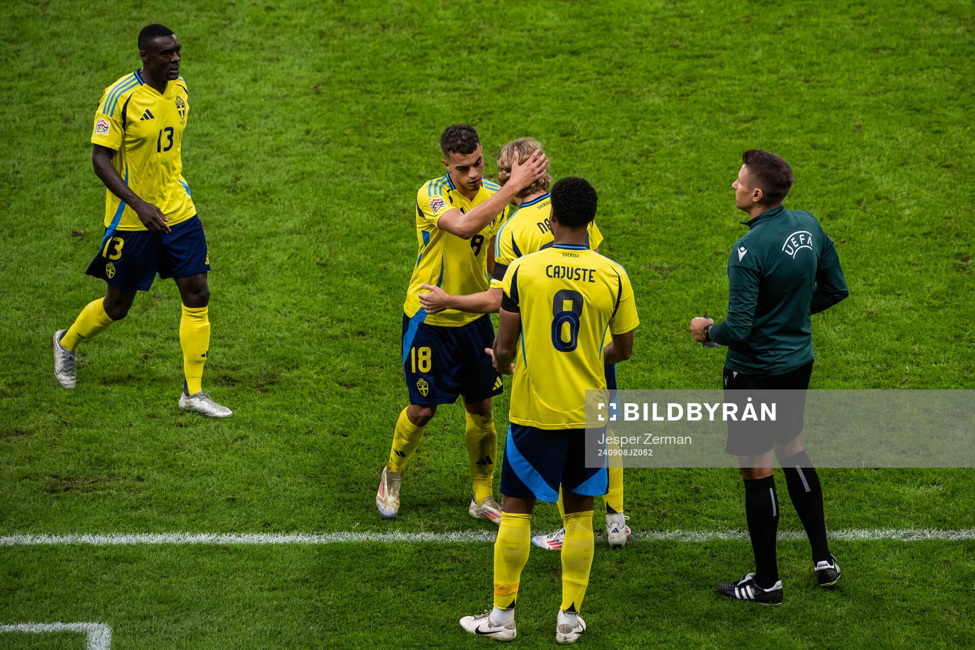 Ken Sema and Yasin Ayari of Sweden is substituted off for