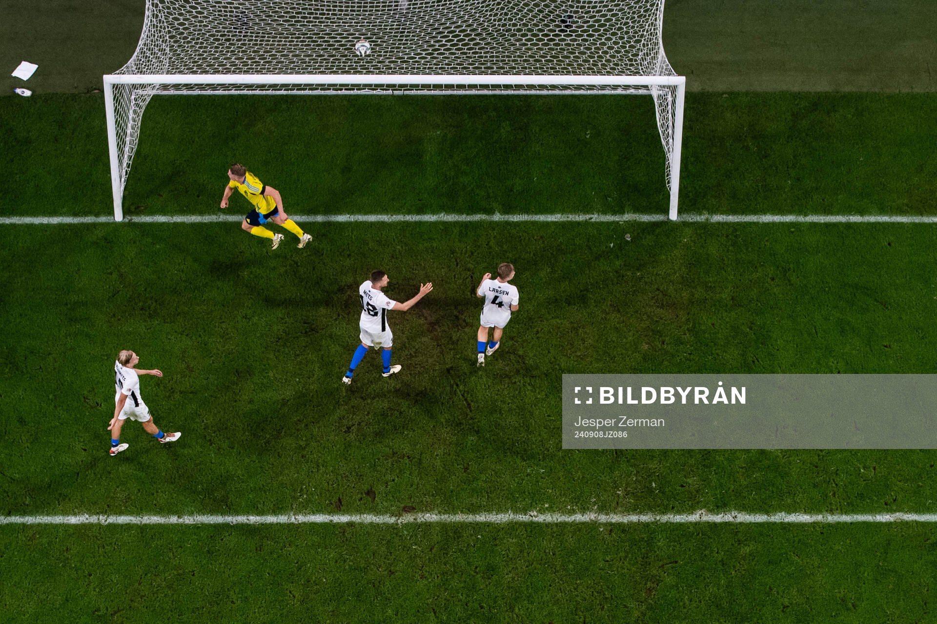 Viktor Gyökeres of Sweden celebrates scoring 3-0