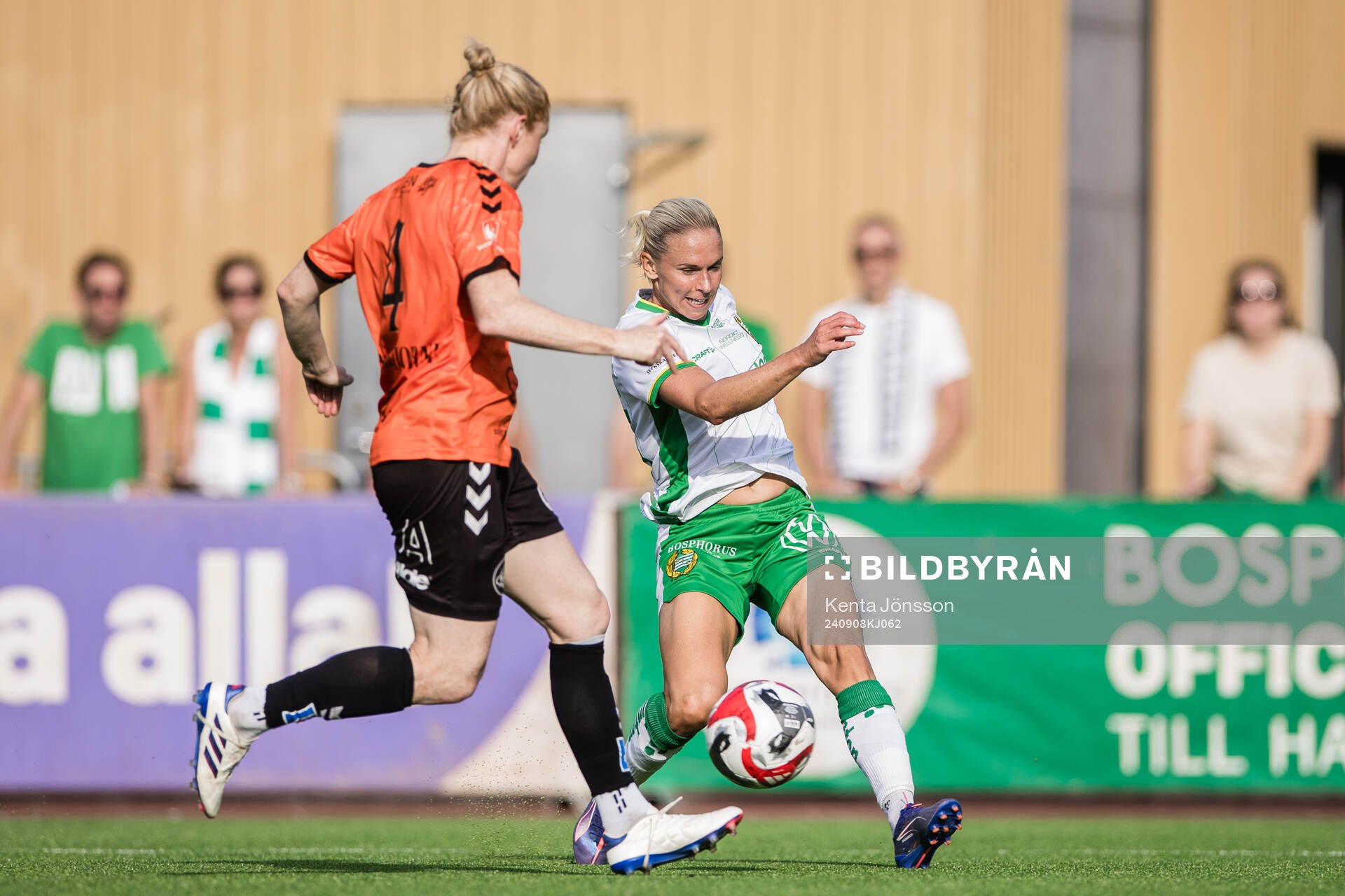 Hammarbys Jonna Andersson och Kristianstads Clare Elizabeth