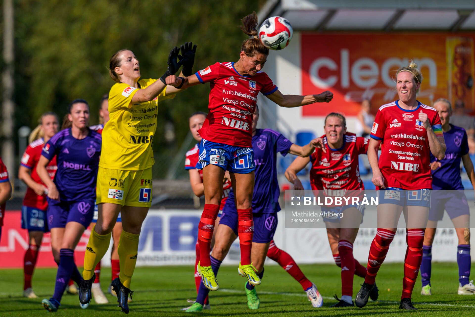 Vittsjös målvakt Elin Vaughan och Elisabet Klinga