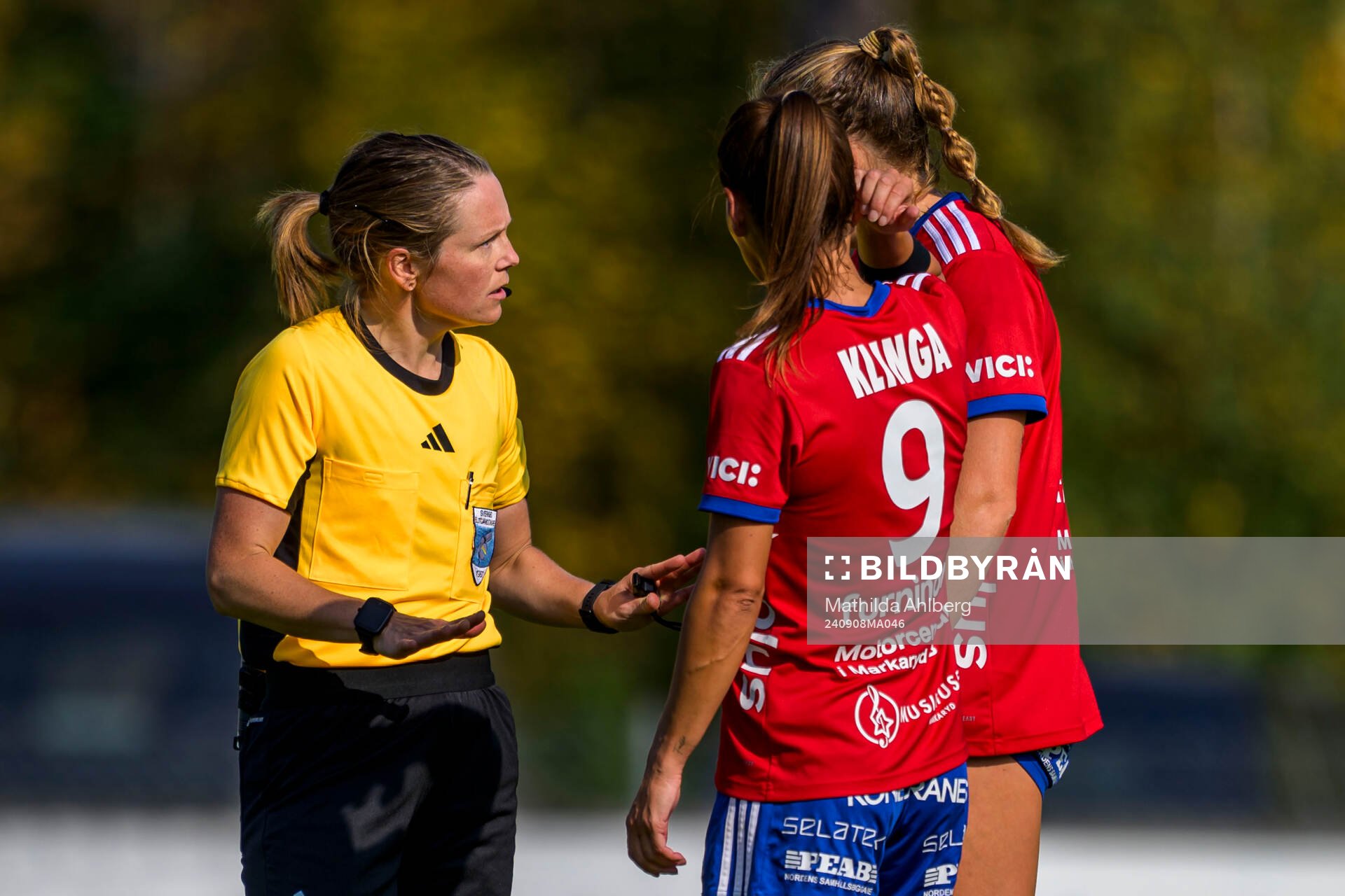 Domare Sara Wiinikka och Vittsjös Julia Nicole Leas