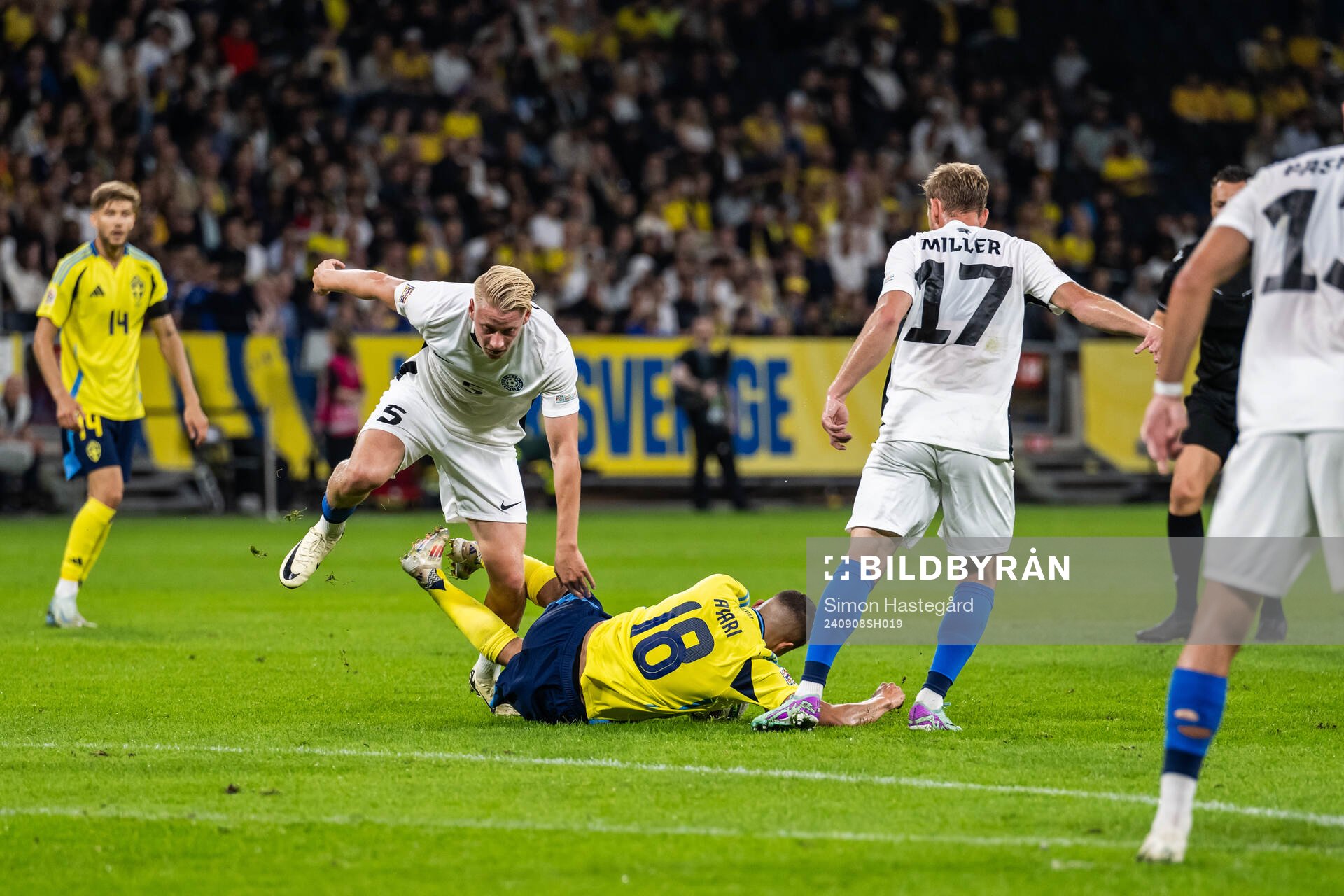 Rocco Shein of Estonia and Yasin Ayari of Sweden