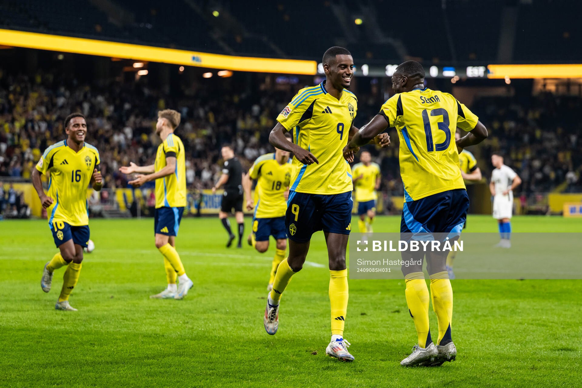 Alexander Isak scored 2-0 and celebrates with Ken Sema of