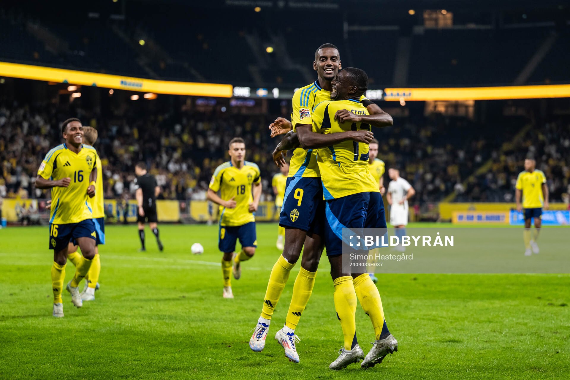 Alexander Isak scored 2-0 and celebrates with Ken Sema of