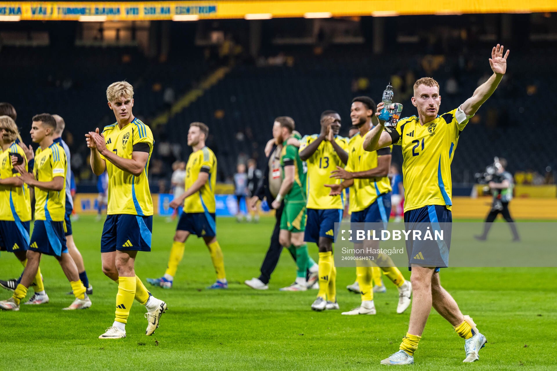 Dejan Kulusevski of Sweden celebrates