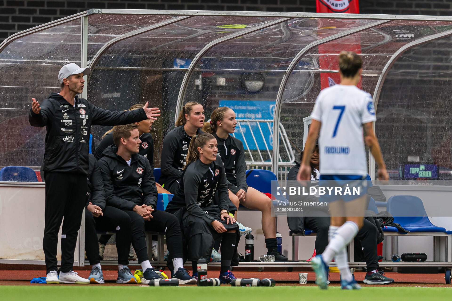 Erik Mjelde, head coach of Arna-Bjørnar, reacts