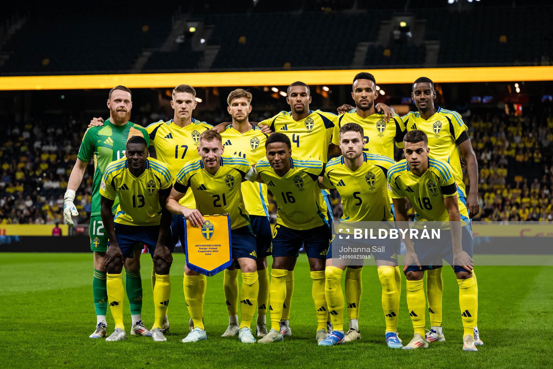 The starting eleven of Sweden pose for a photo