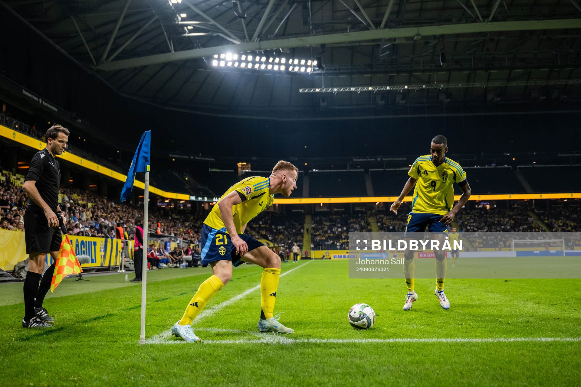 Dejan Kulusevski and Alexander Isak of Sweden