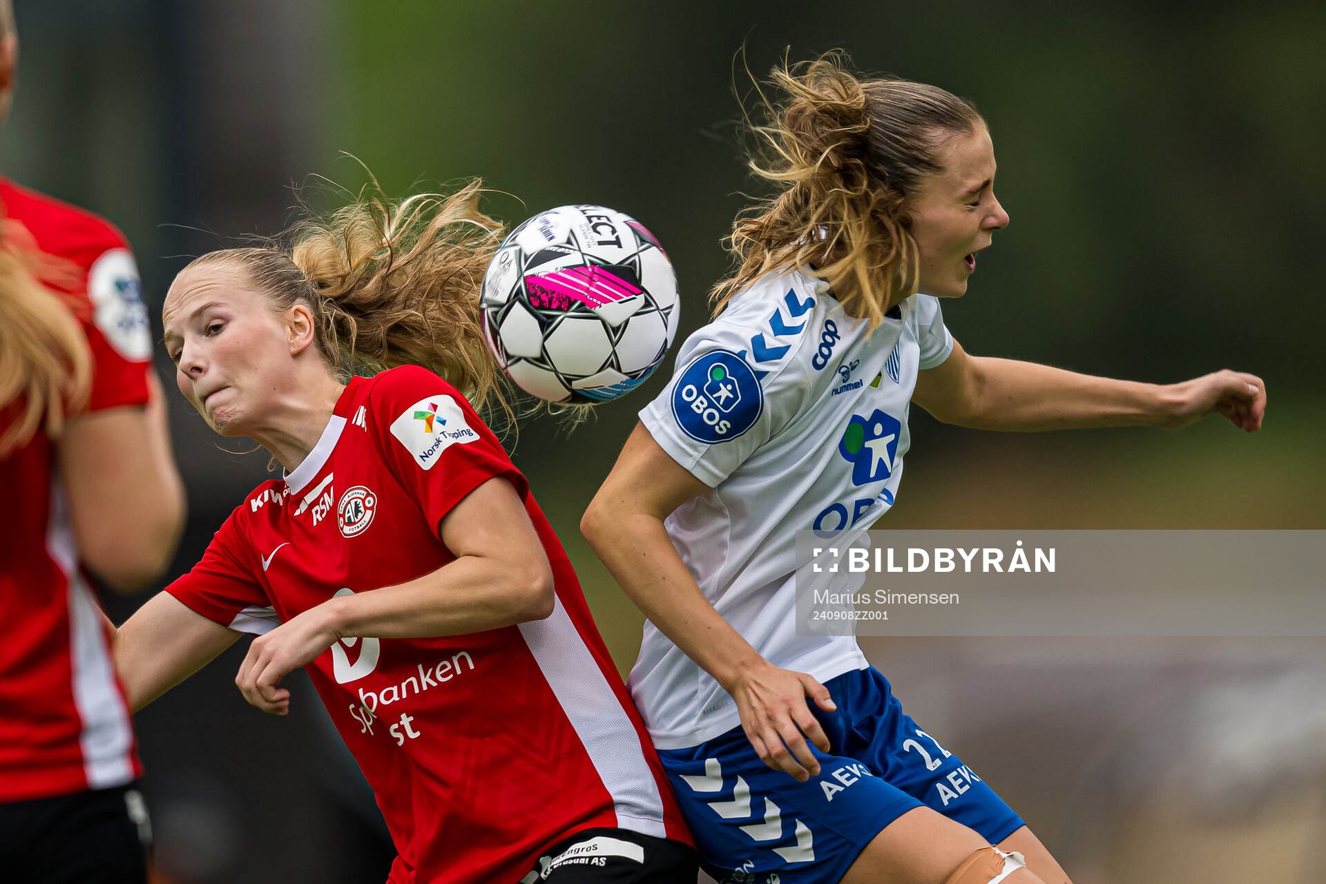 Vilde Drange Veglo of Arna-Bjørnar and Eline Hegg of