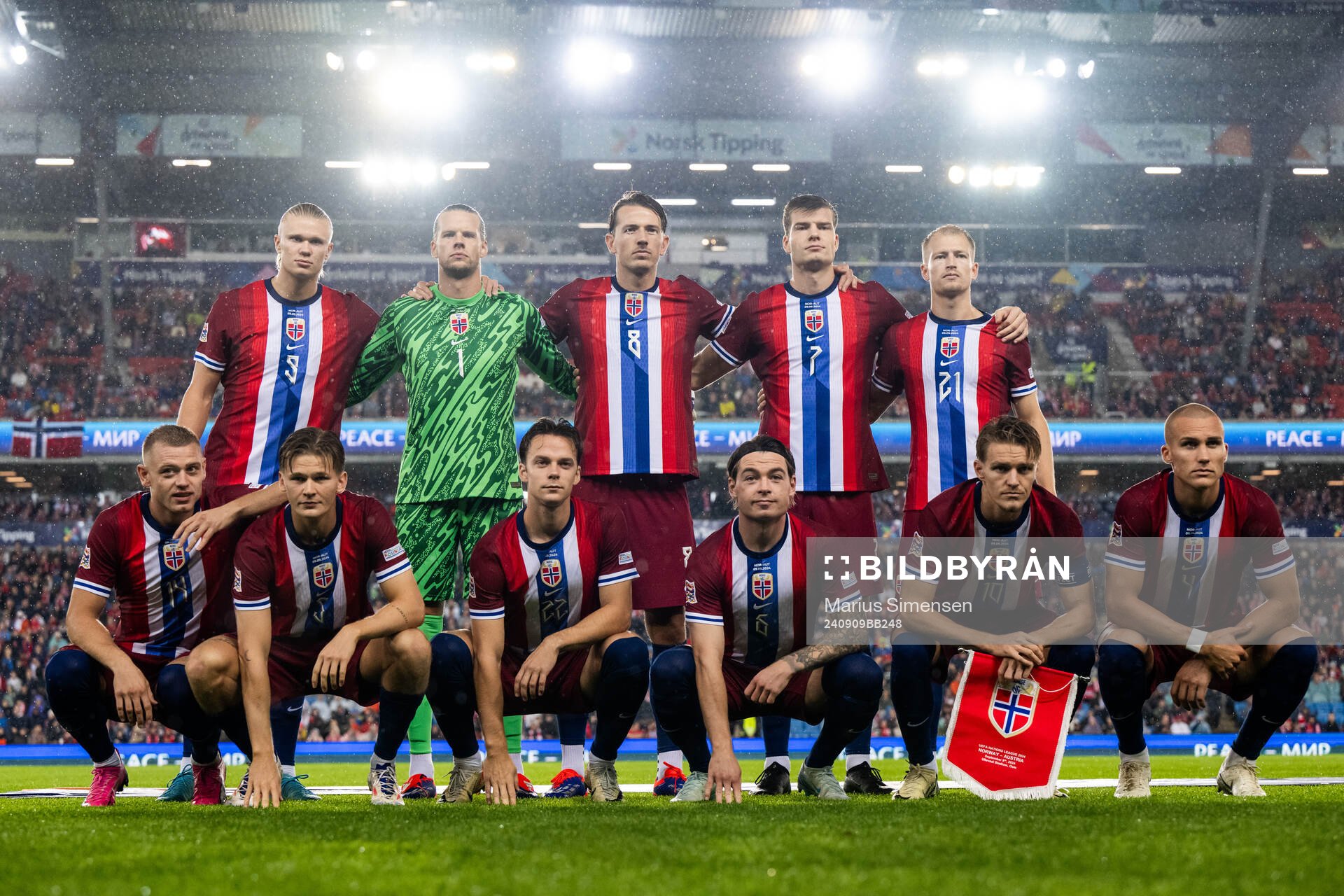 The starting eleven of Norway pose for a photo