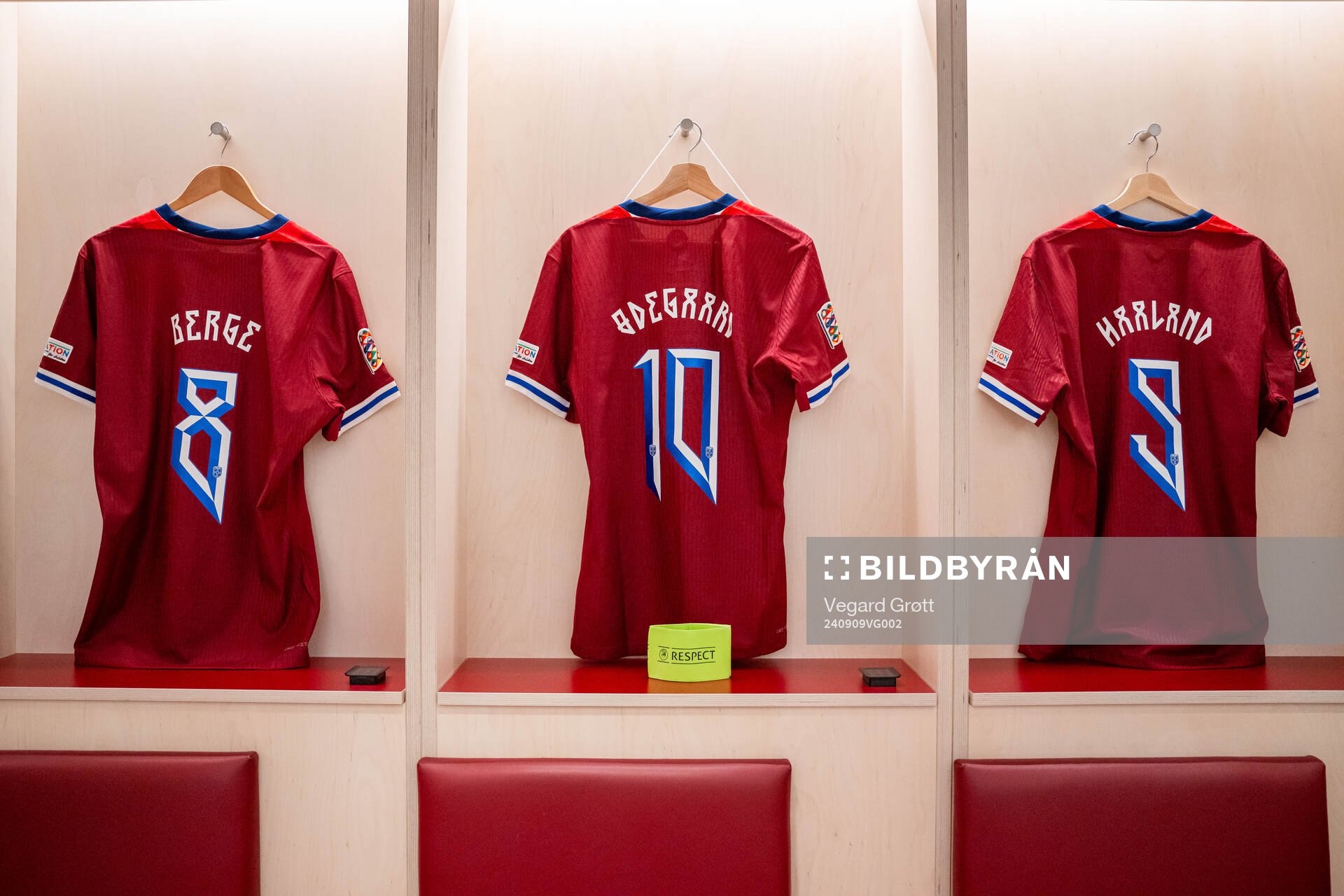 The kits of Sander Berge, Martin Ødegaard and Erling Braut