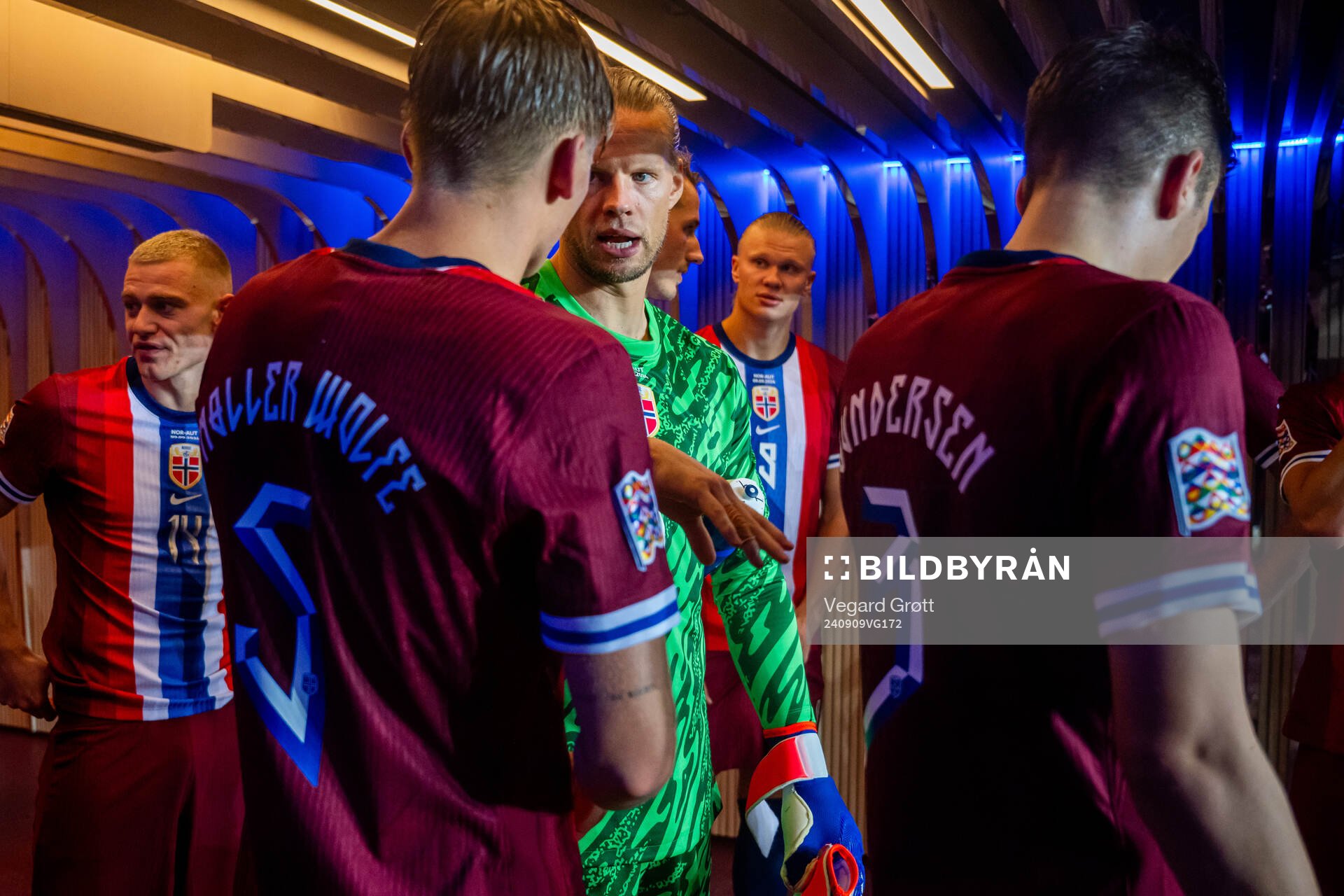 Goalkeeper Ørjan Håskjold Nyland and players of Norway at