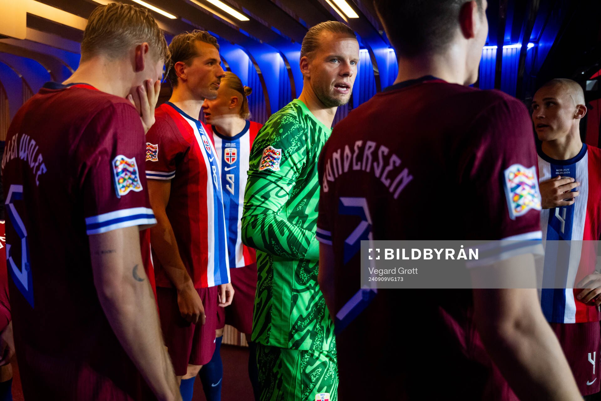 Goalkeeper Ørjan Håskjold Nyland and players of Norway at
