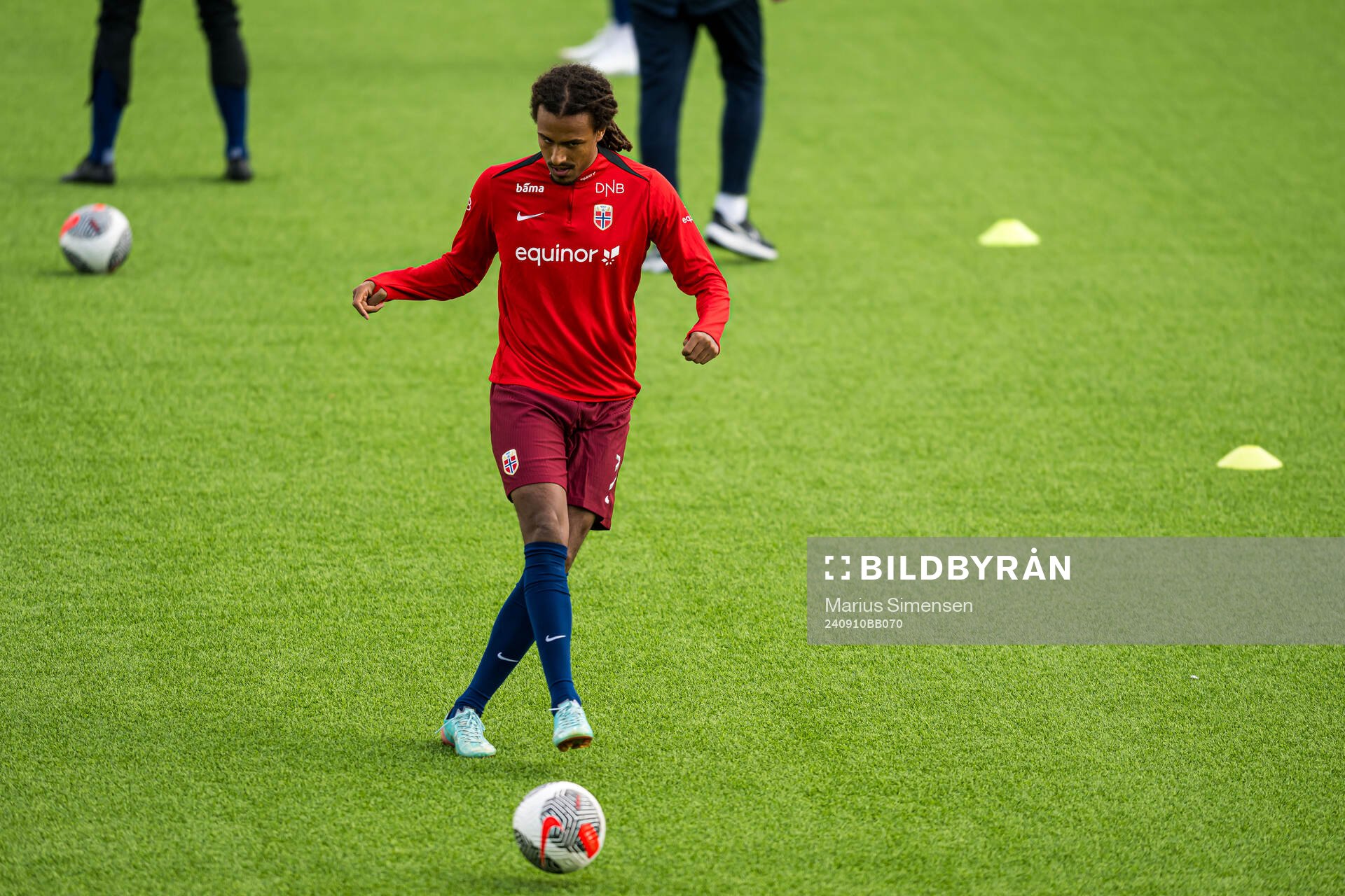 Robin Dahl Østrøm of Norway warms up